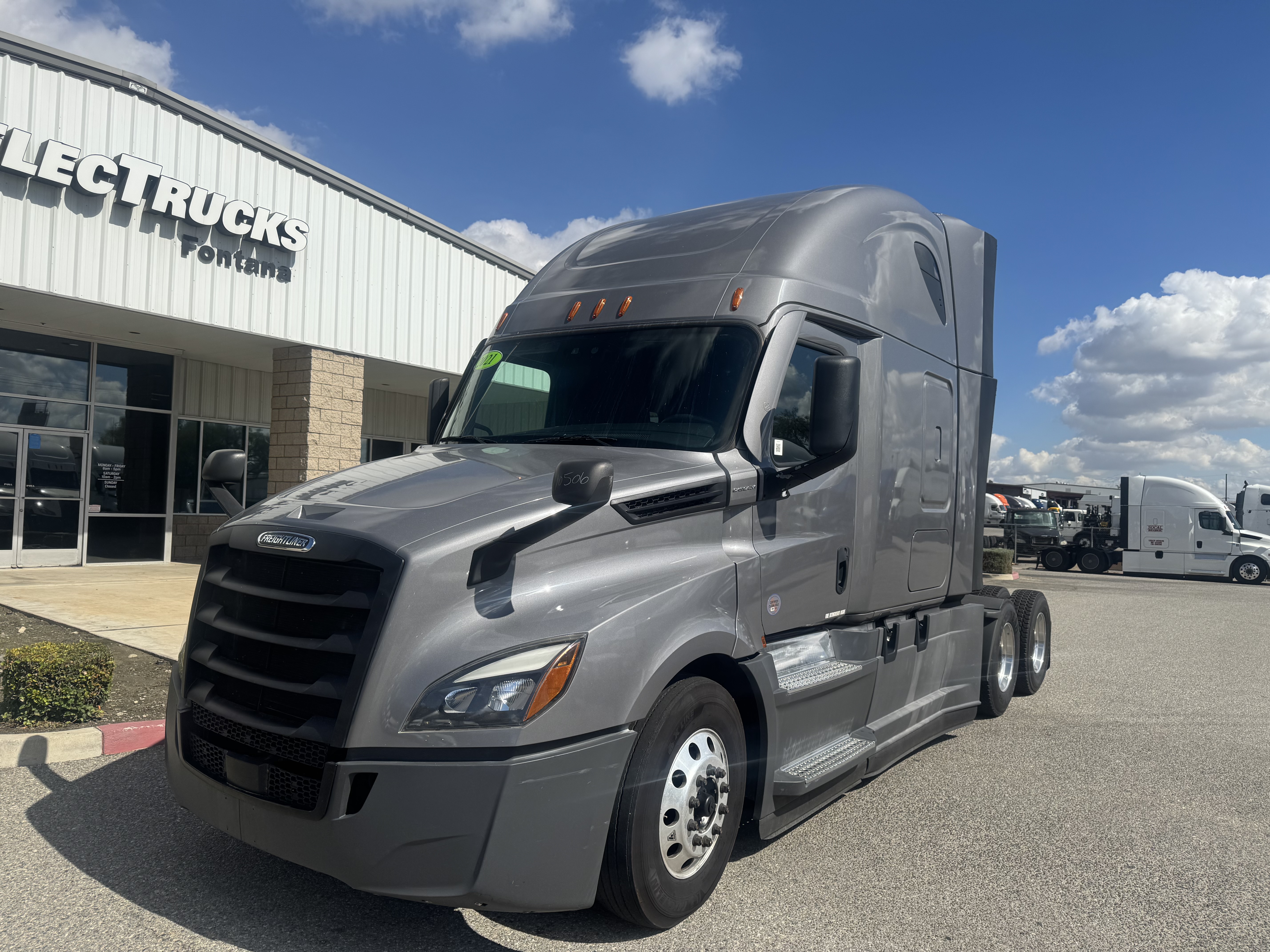 2021 Freightliner Cascadia in Fontana, CA