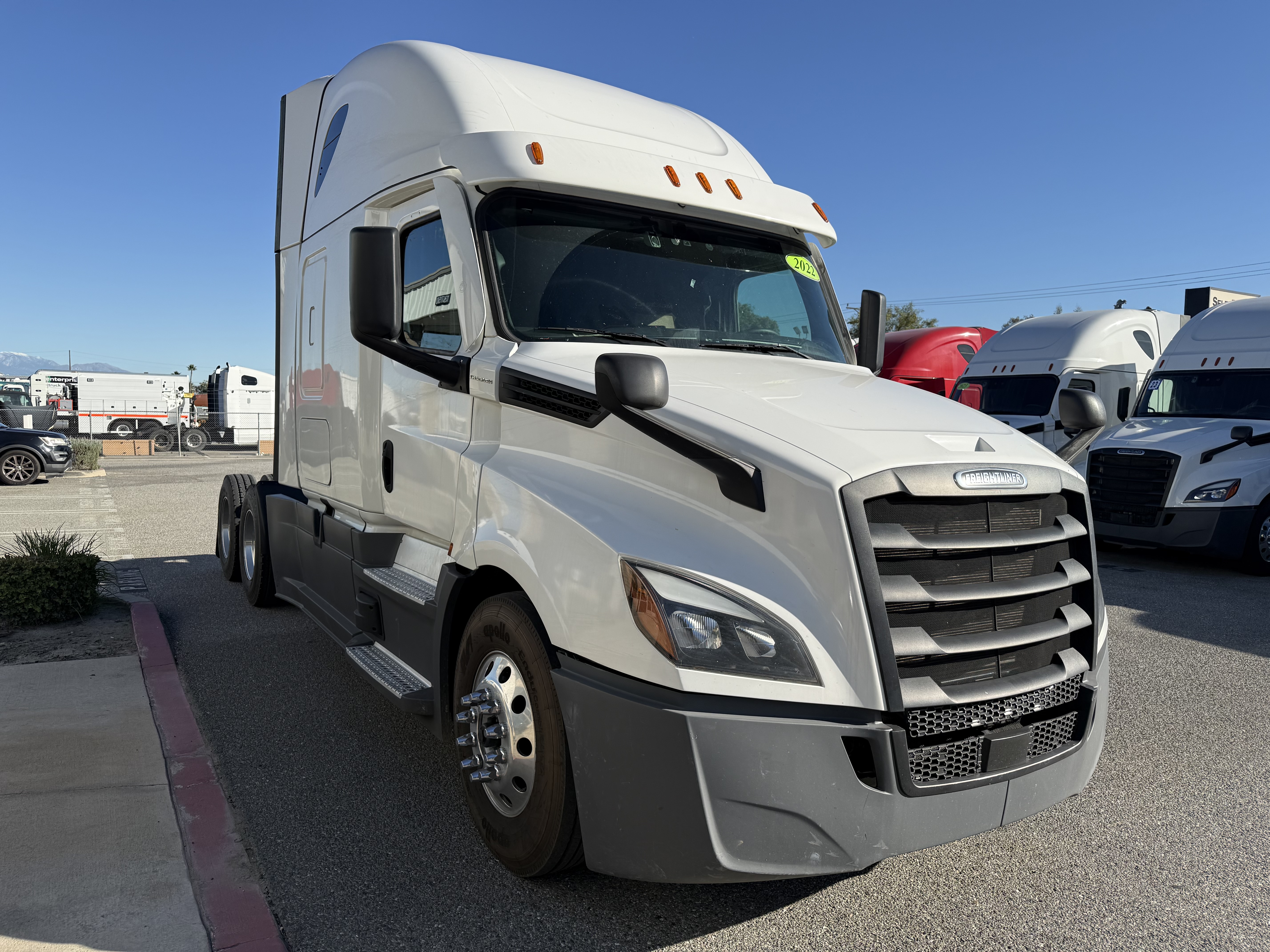 2022 Freightliner Cascadia in Fontana, CA — photo 8