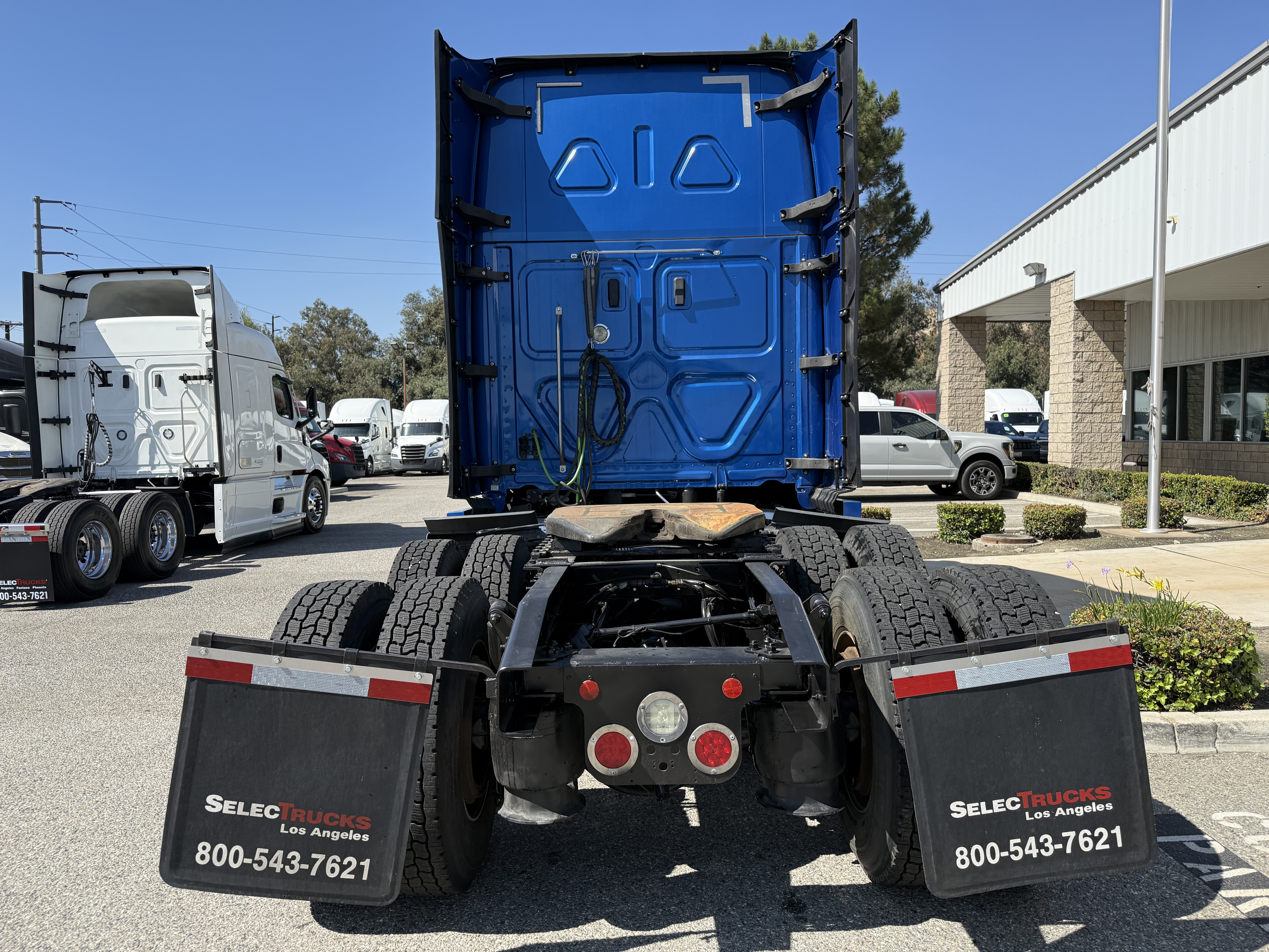 2020 Freightliner Cascadia in Fontana, CA — photo 5