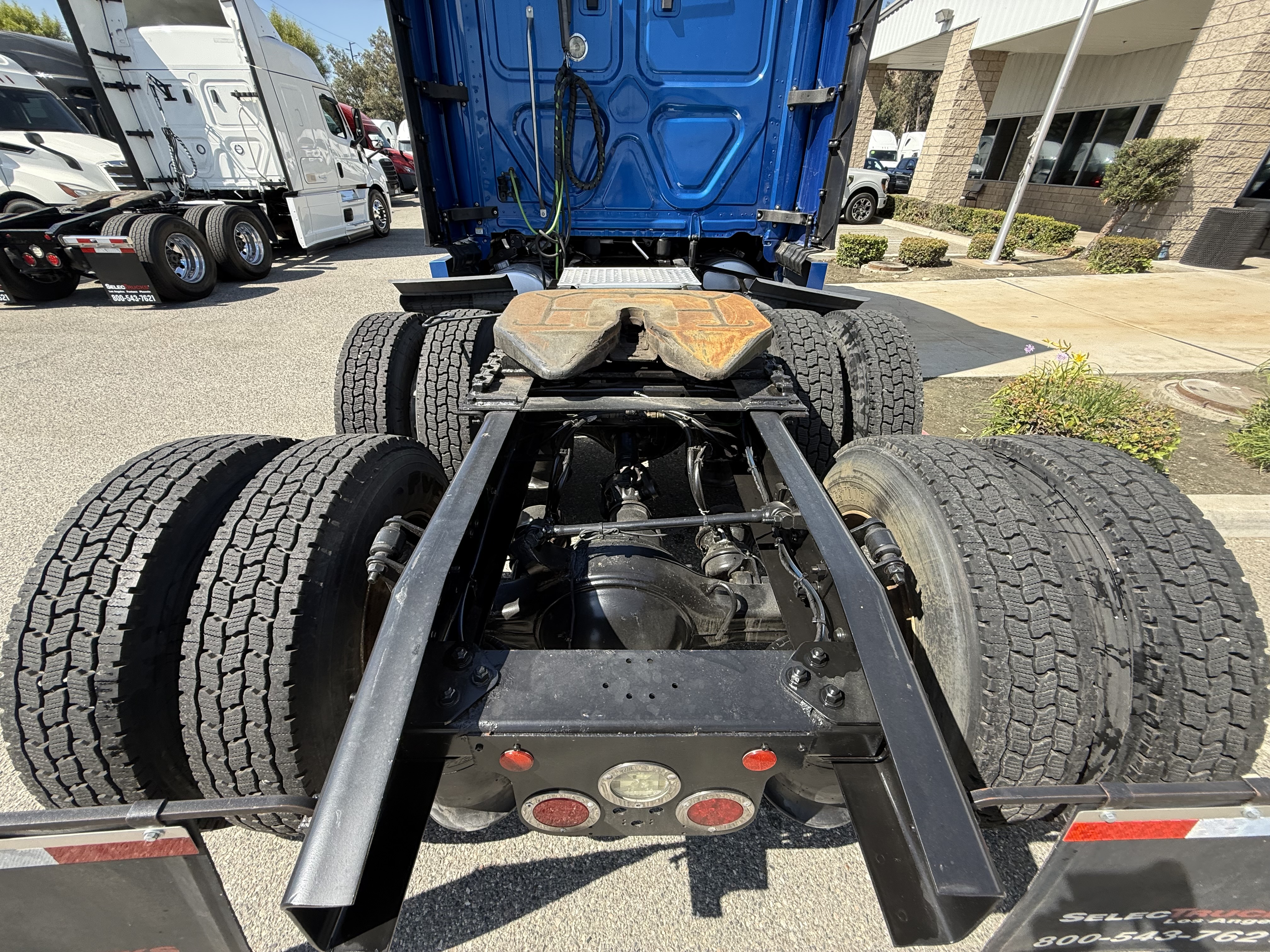 2020 Freightliner Cascadia in Fontana, CA — photo 6