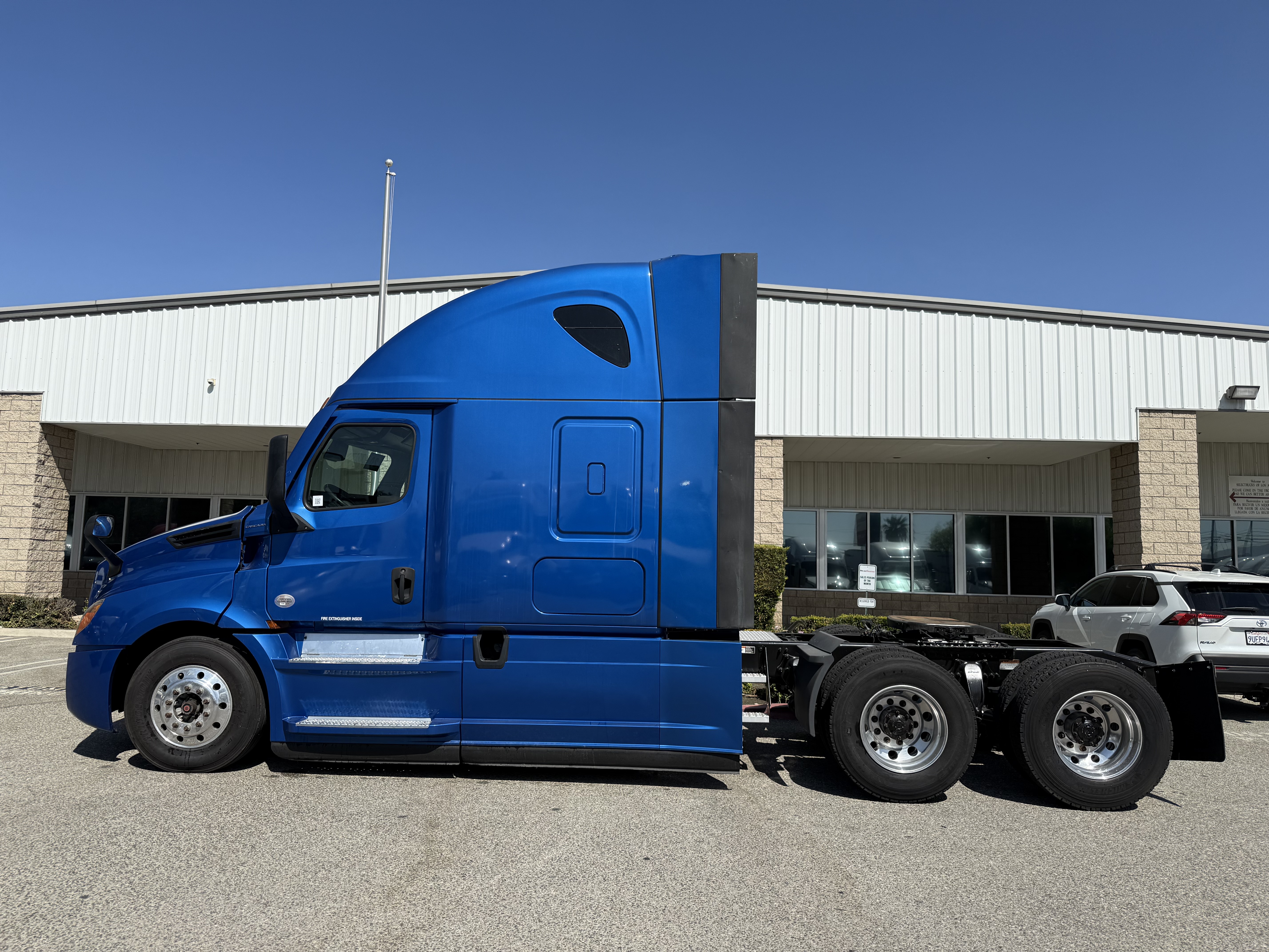 2020 Freightliner Cascadia in Fontana, CA — photo 3