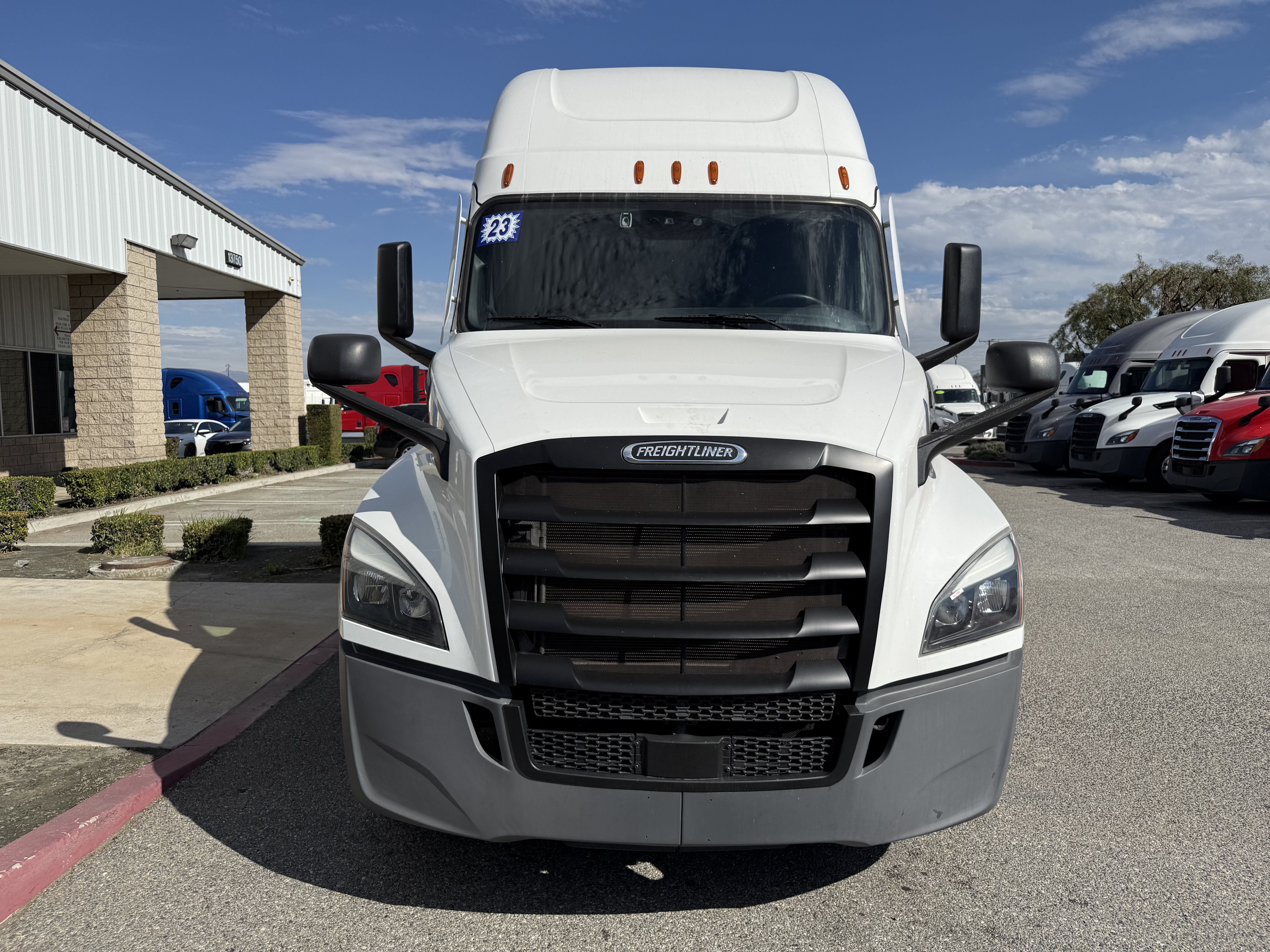2023 Freightliner Cascadia in Fontana, CA — photo 2