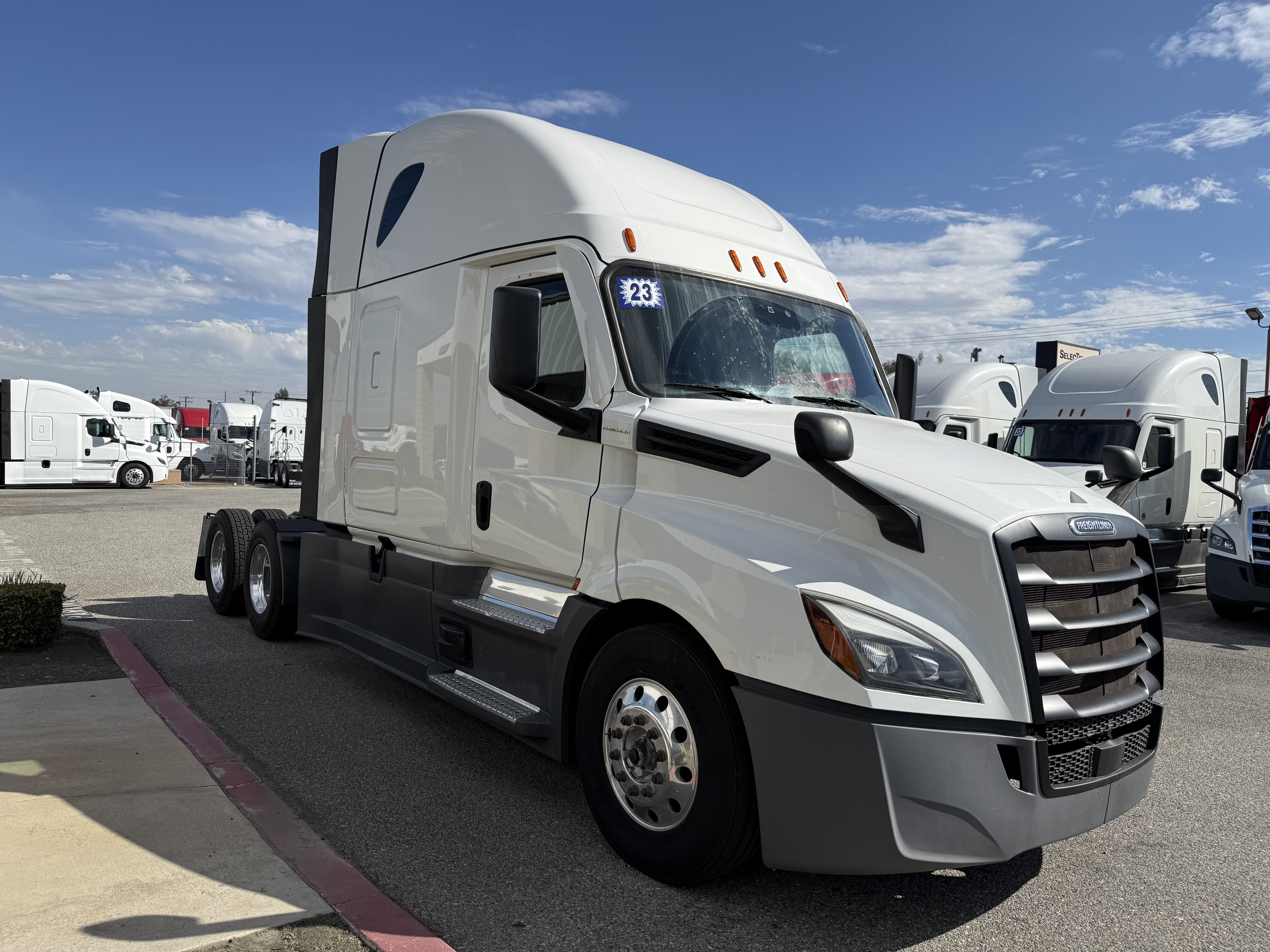 2023 Freightliner Cascadia in Fontana, CA — photo 8