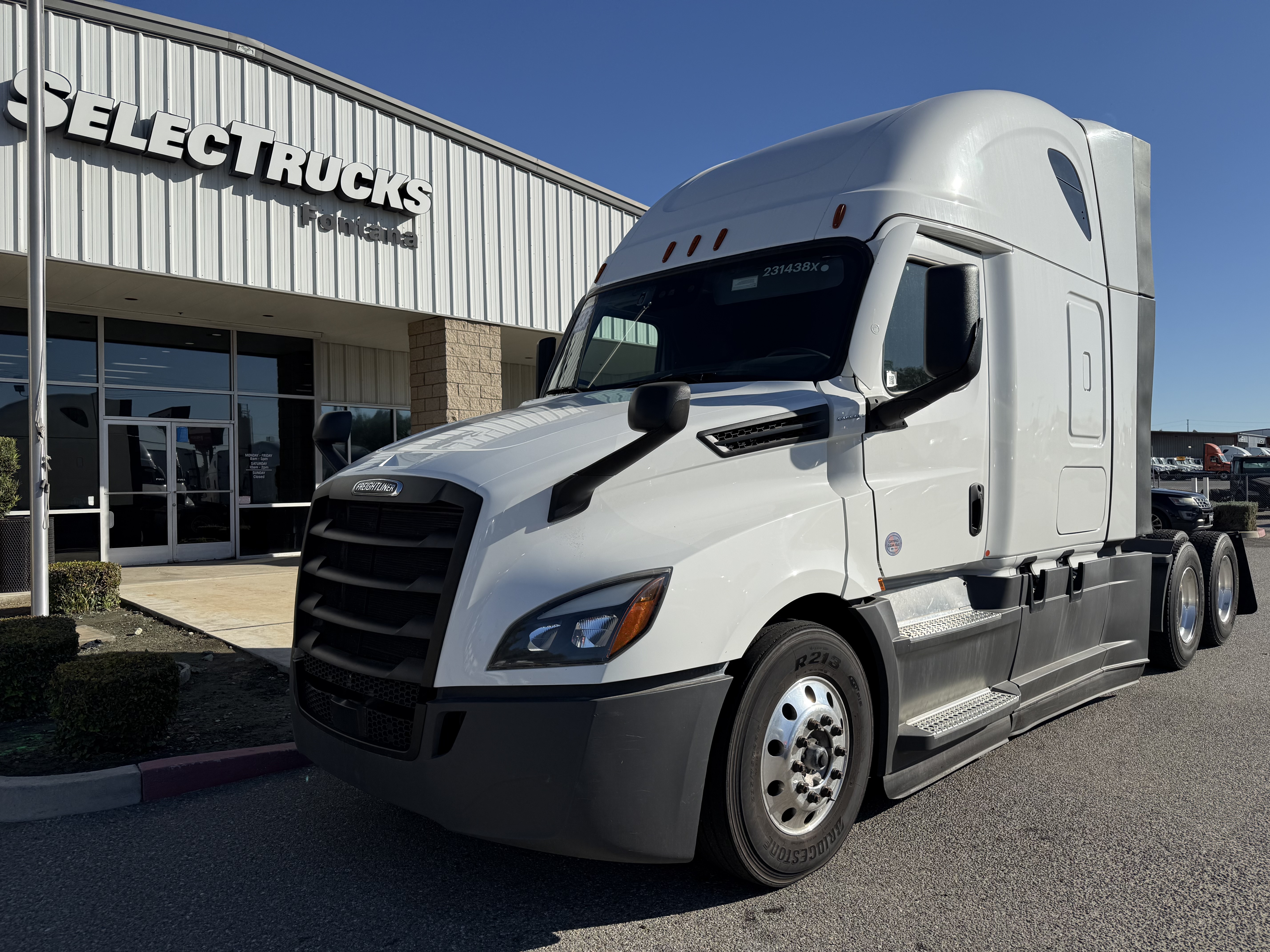 2023 Freightliner Cascadia in Fontana, CA