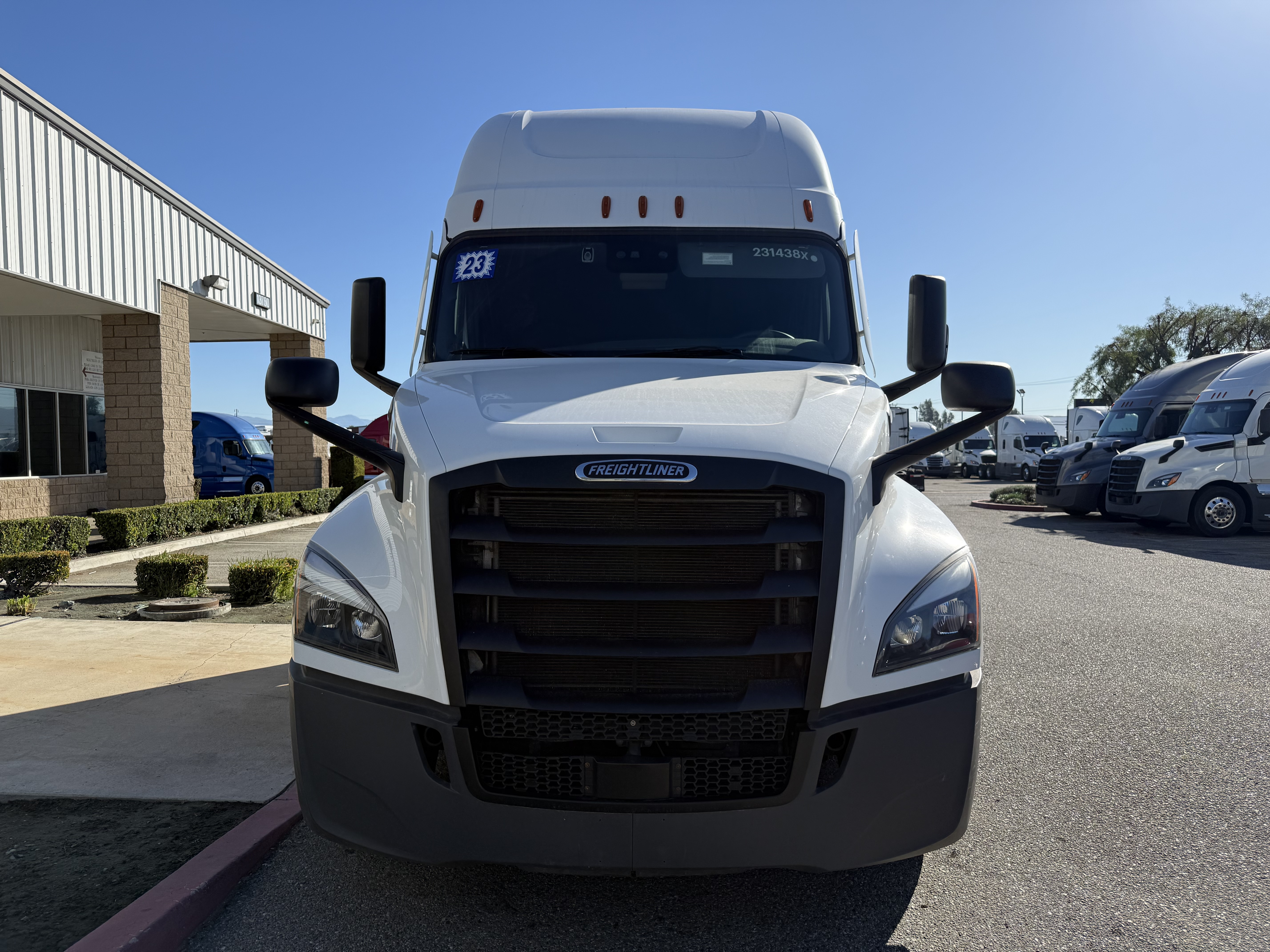2023 Freightliner Cascadia in Fontana, CA — photo 2