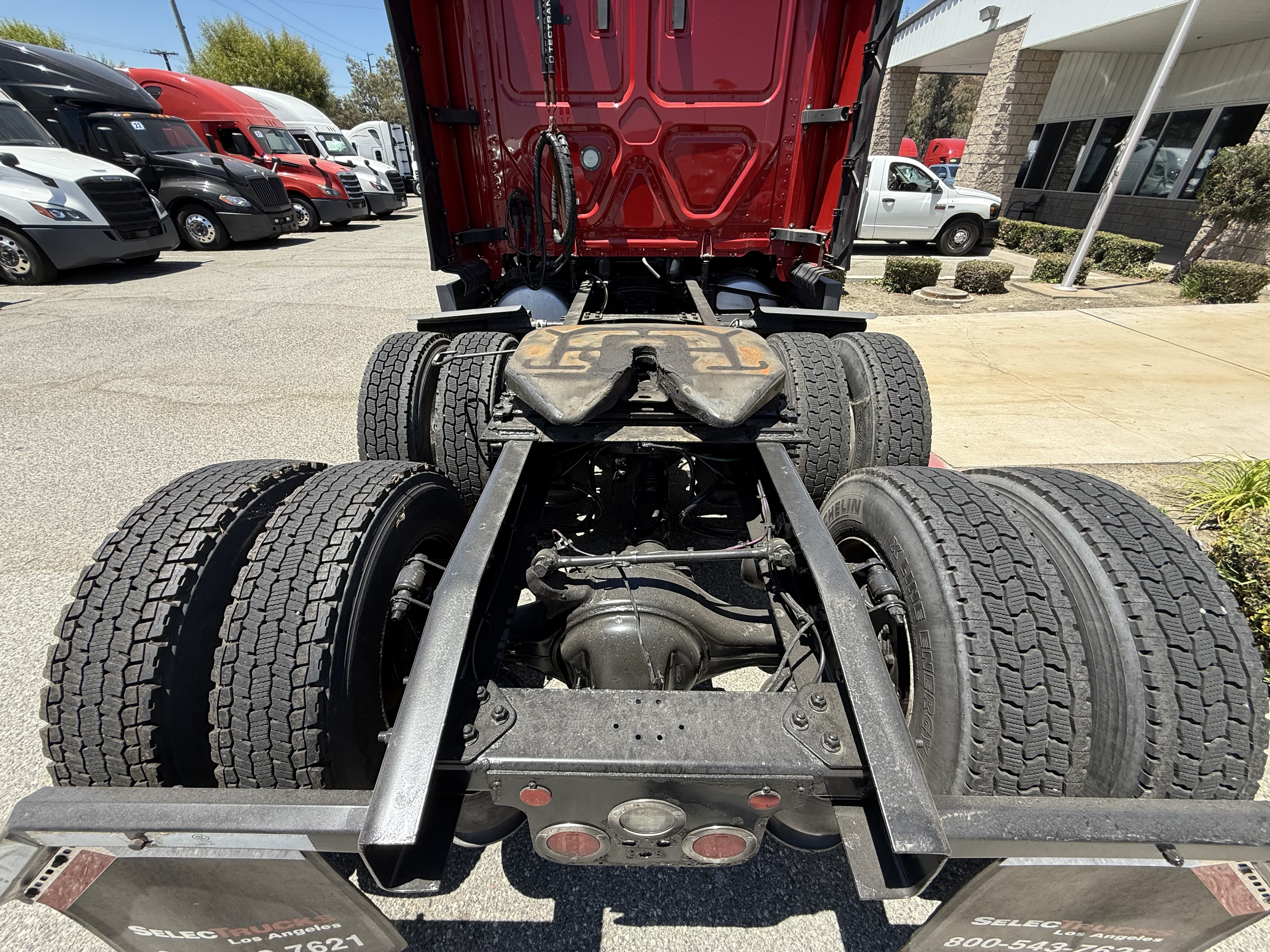 2021 Freightliner Cascadia in Fontana, CA — photo 6
