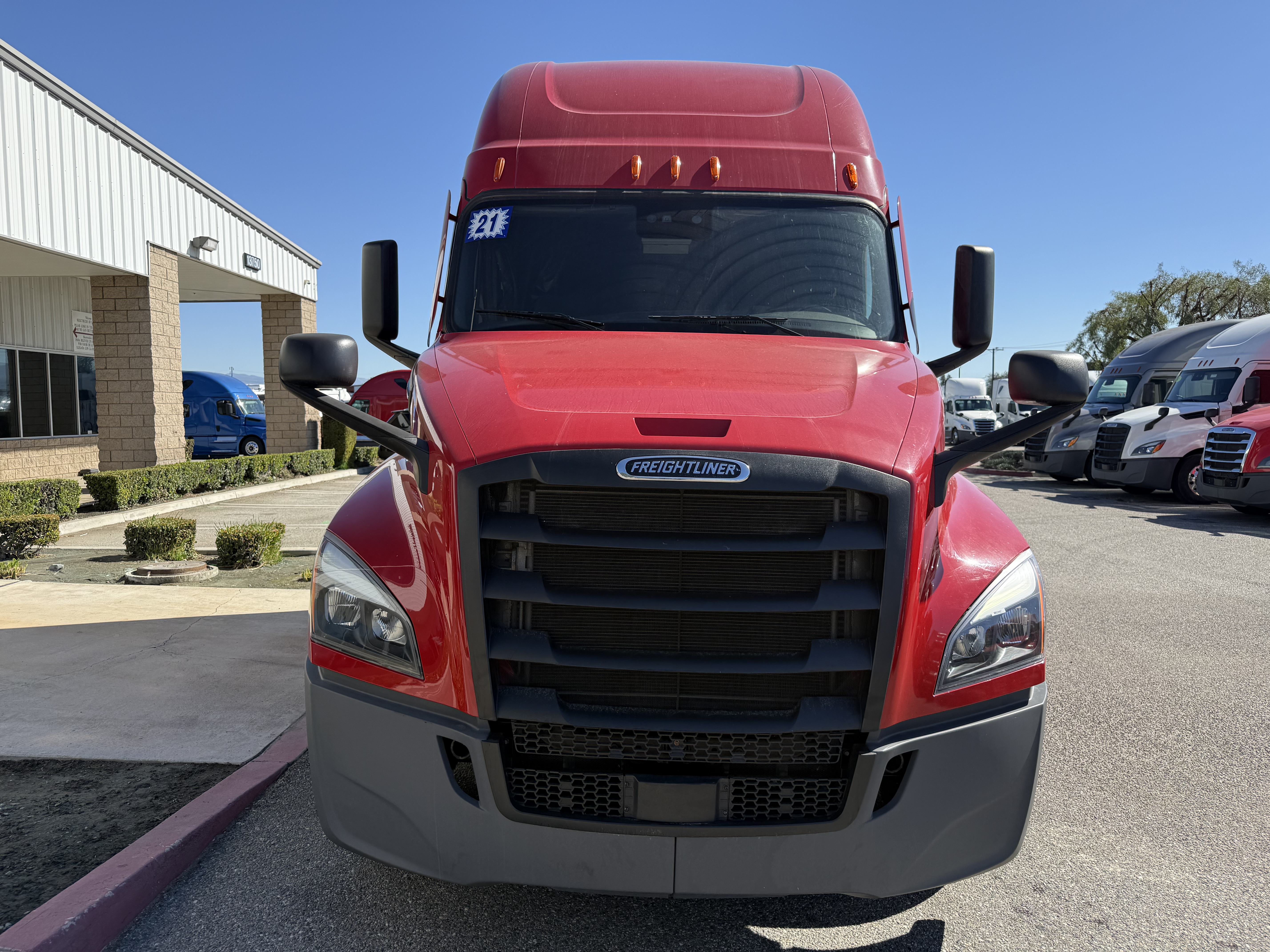 2021 Freightliner Cascadia in Fontana, CA — photo 2