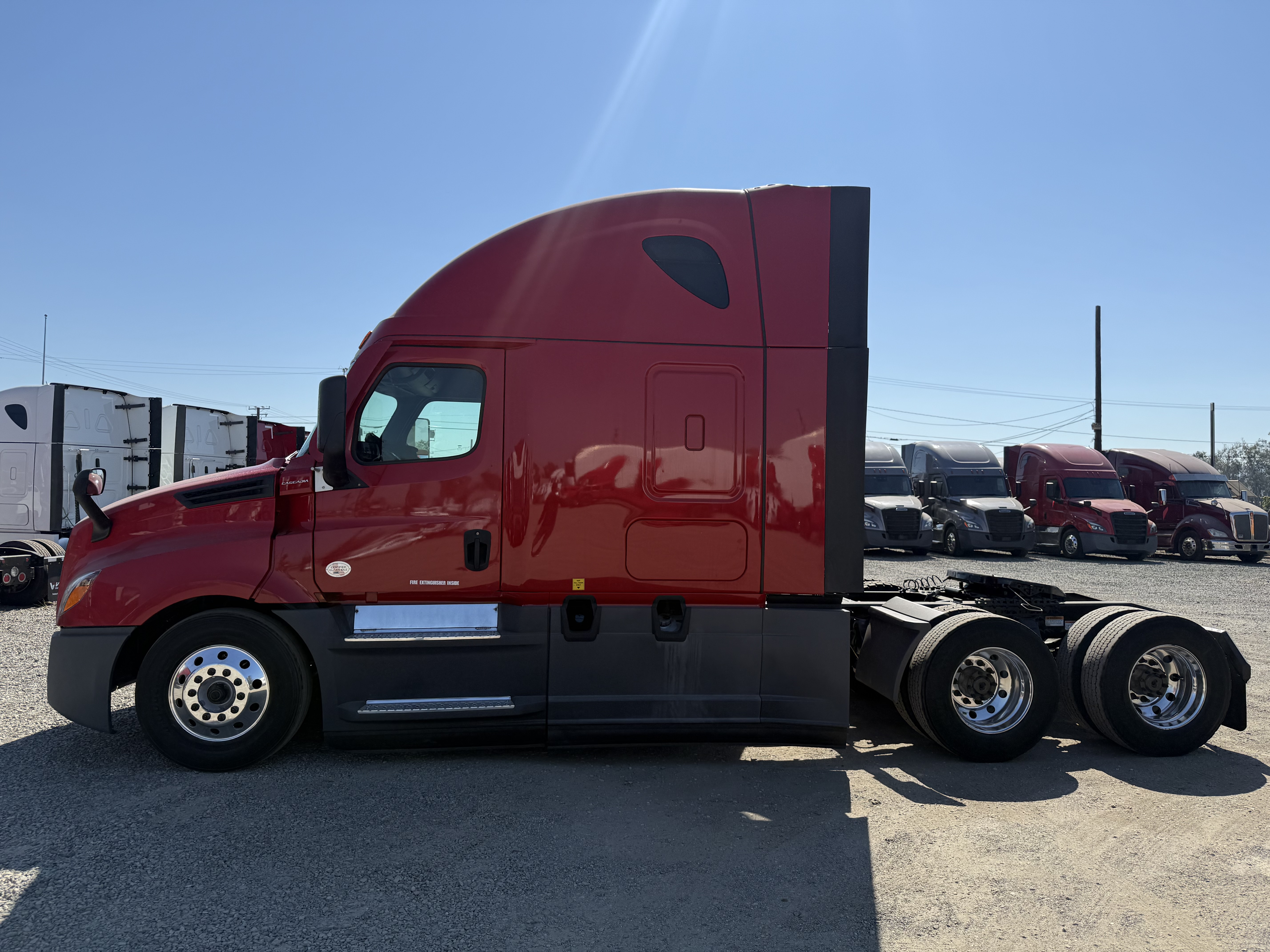 2020 Freightliner Cascadia in Fontana, CA — photo 3
