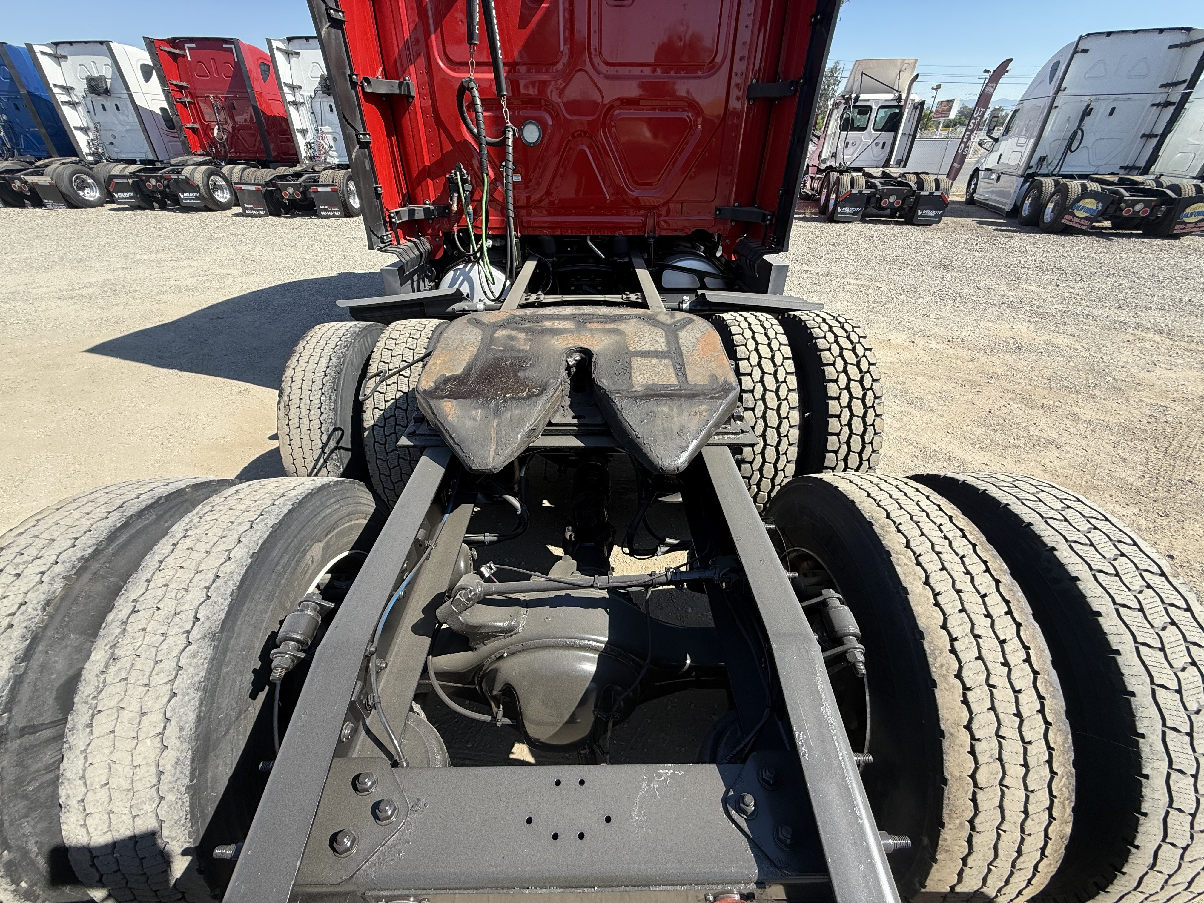 2020 Freightliner Cascadia in Fontana, CA — photo 6