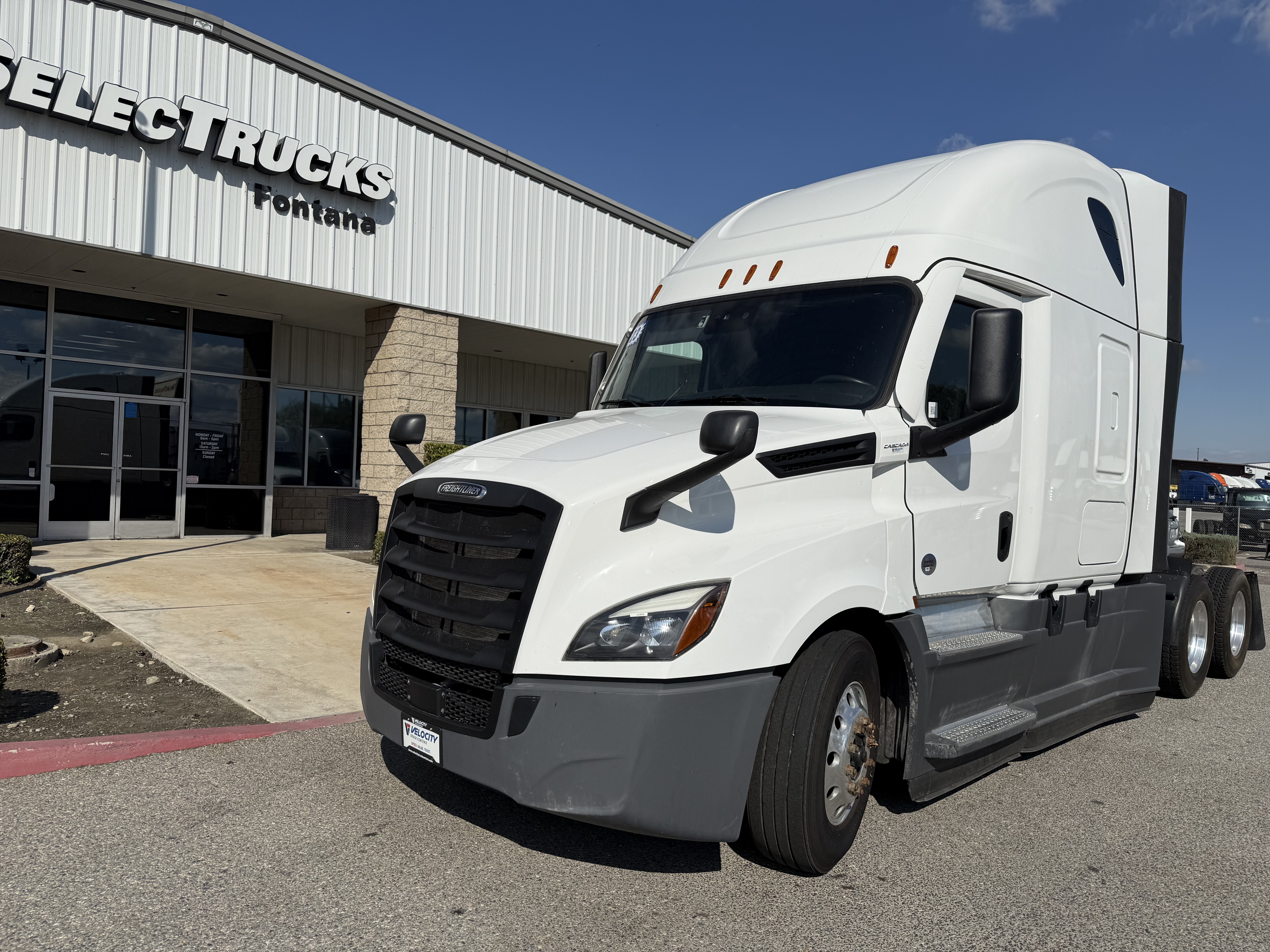 2023 Freightliner Cascadia in Fontana, CA