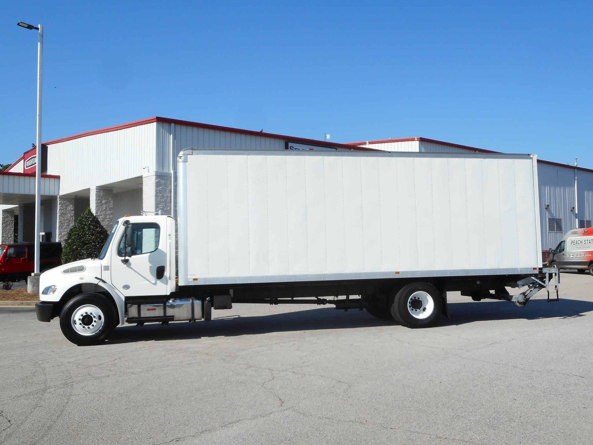 2019 Freightliner eM2 — photo 2