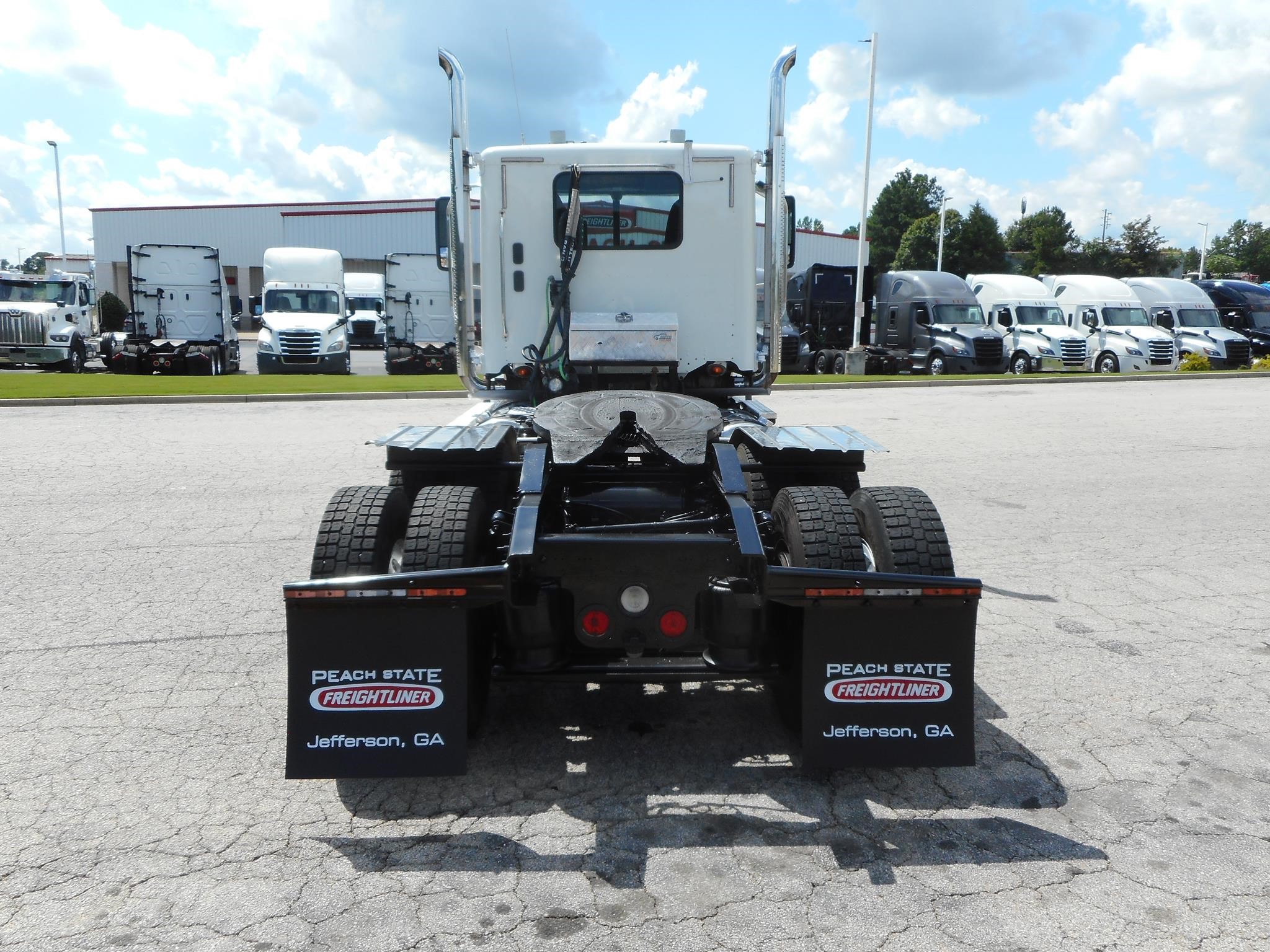 2019 Freightliner 122SD — photo 5