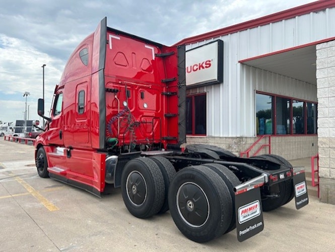 2024 Freightliner Cascadia 126" Sleeper Cab photo 3