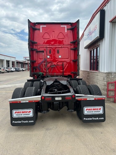 2024 Freightliner Cascadia 126" Sleeper Cab photo 4