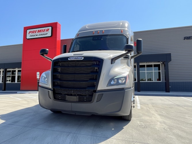 2023 Freightliner Cascadia 126" Sleeper Cab photo 4