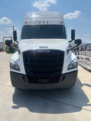 2024 Freightliner Cascadia 126" Sleeper Cab photo 4