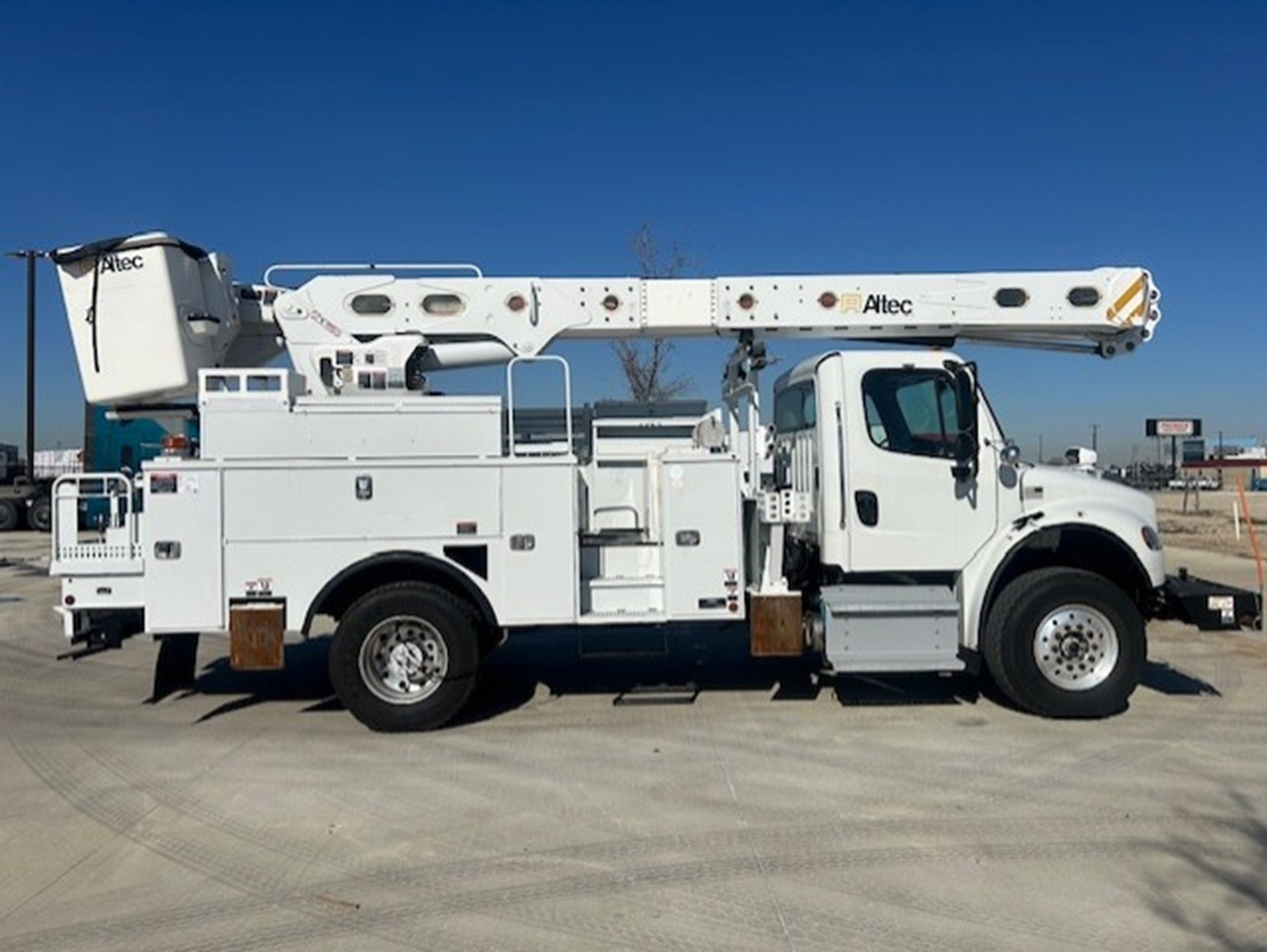 2020 Freightliner eM2 in Fort Worth, TX — photo 7