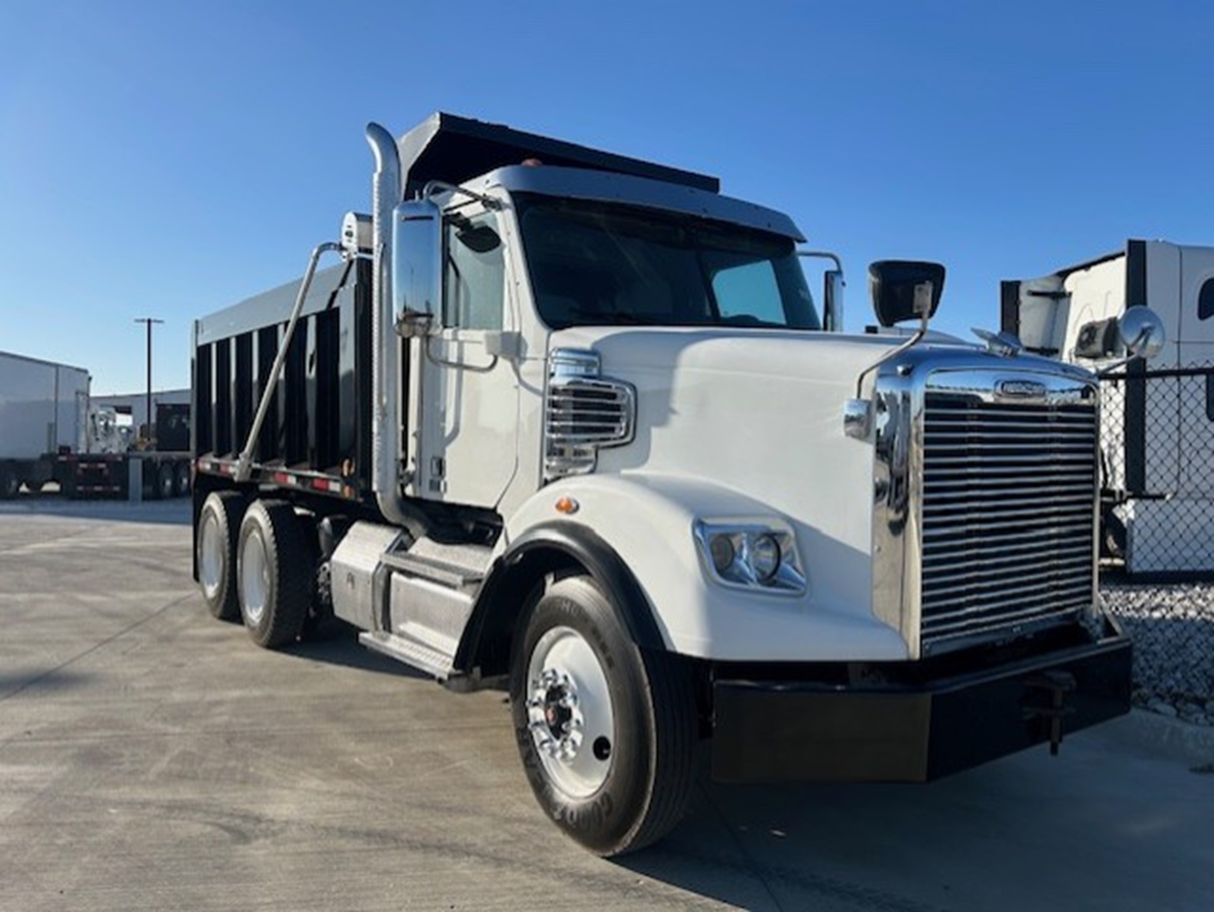 2021 Freightliner 122SD in Fort Worth, TX — photo 6