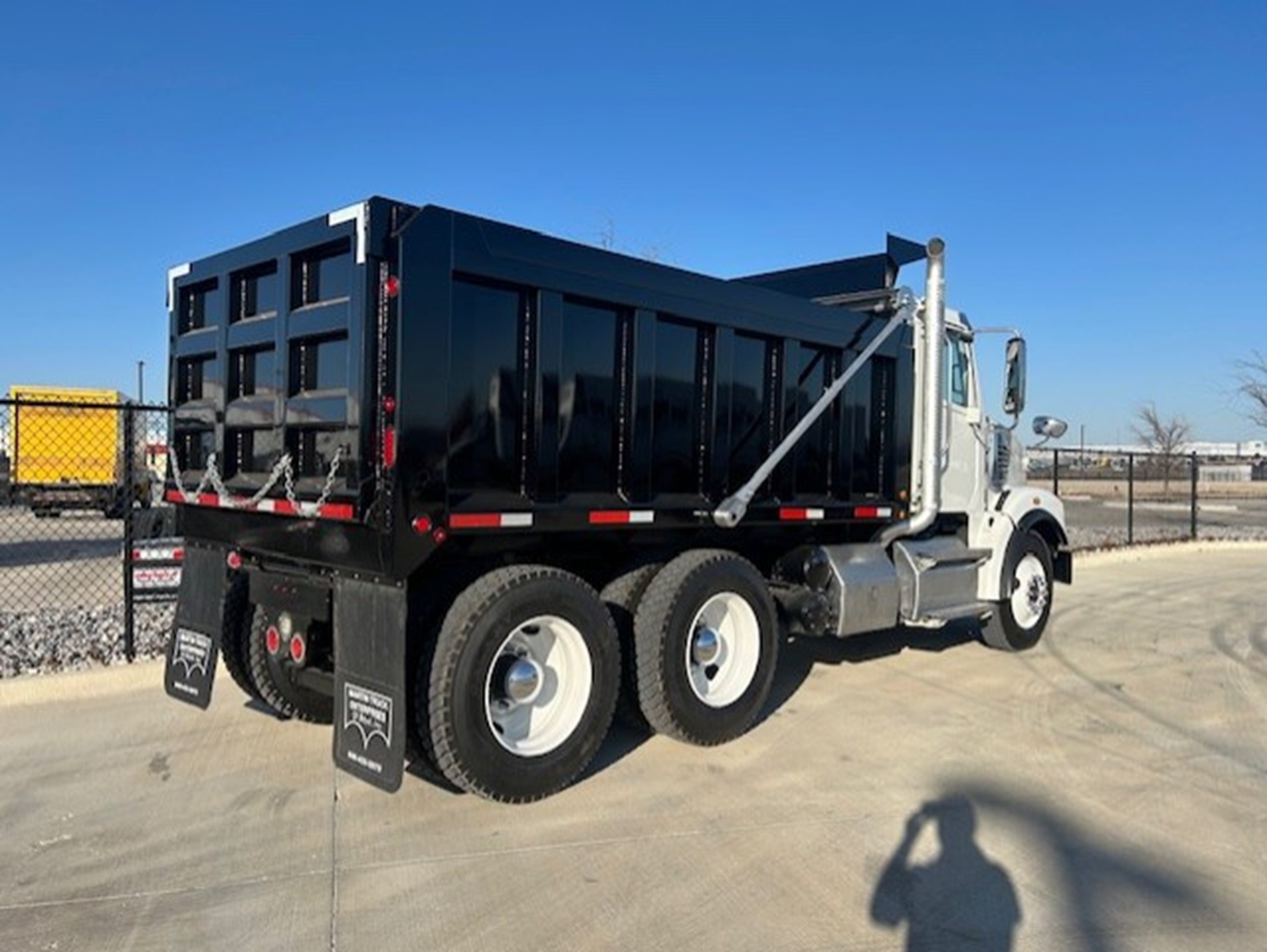 2021 Freightliner 122SD in Fort Worth, TX — photo 8
