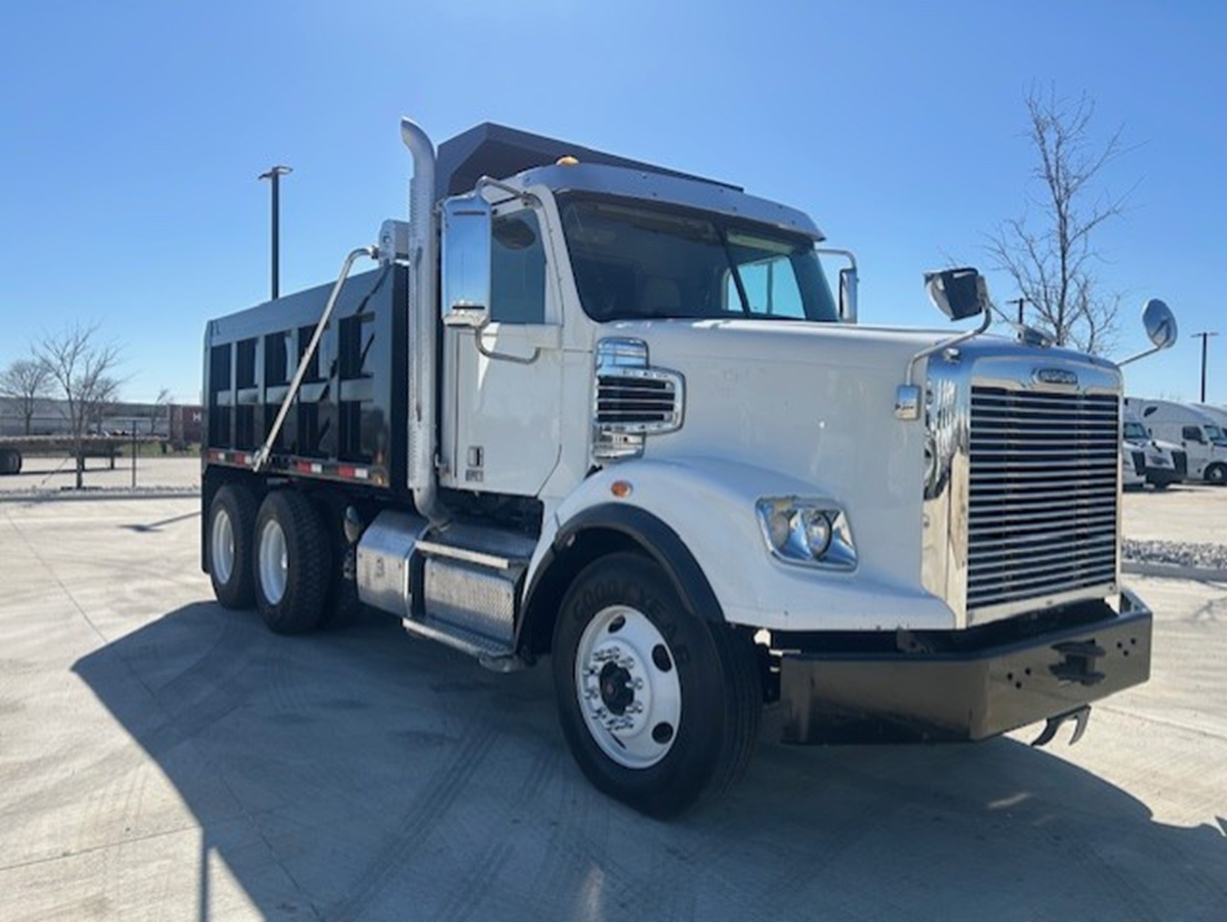 2021 Freightliner 122SD in Fort Worth, TX — photo 6
