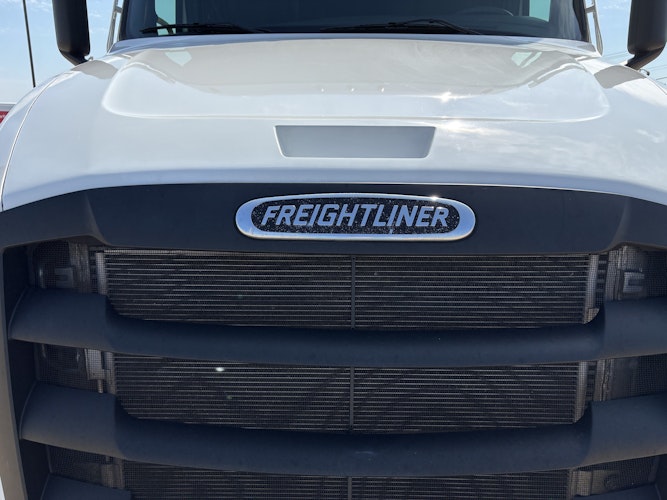 2024 Freightliner Cascadia 126" Sleeper Cab photo 3