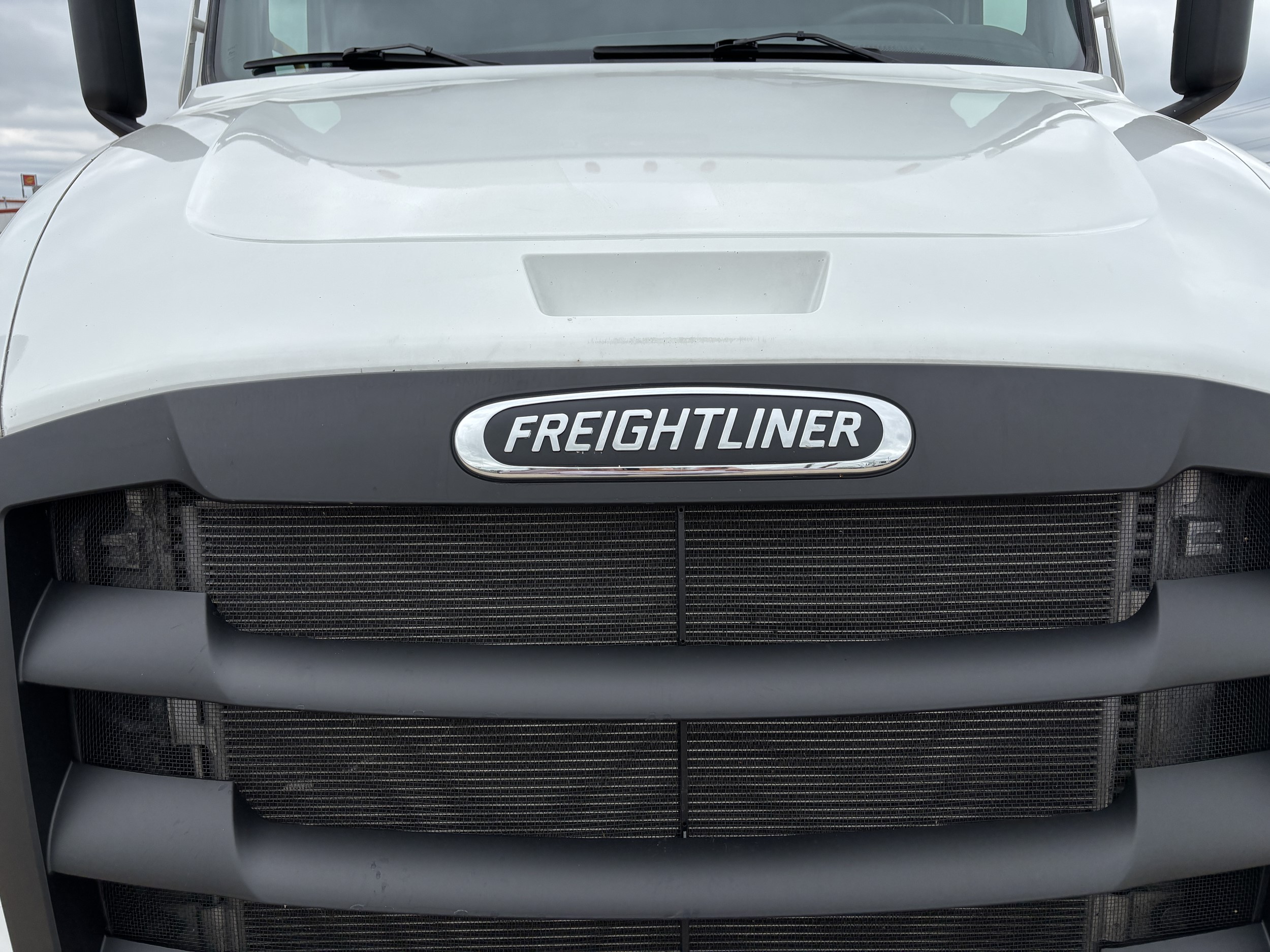 2024 Freightliner Cascadia — photo 3
