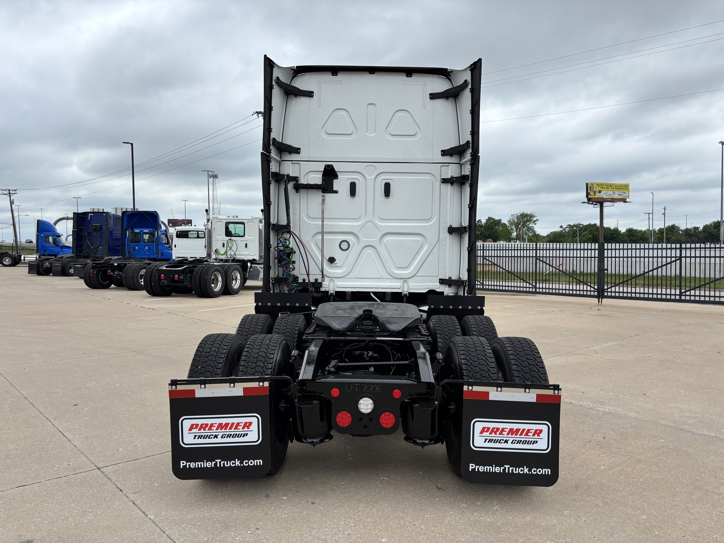 2024 Freightliner Cascadia — photo 4