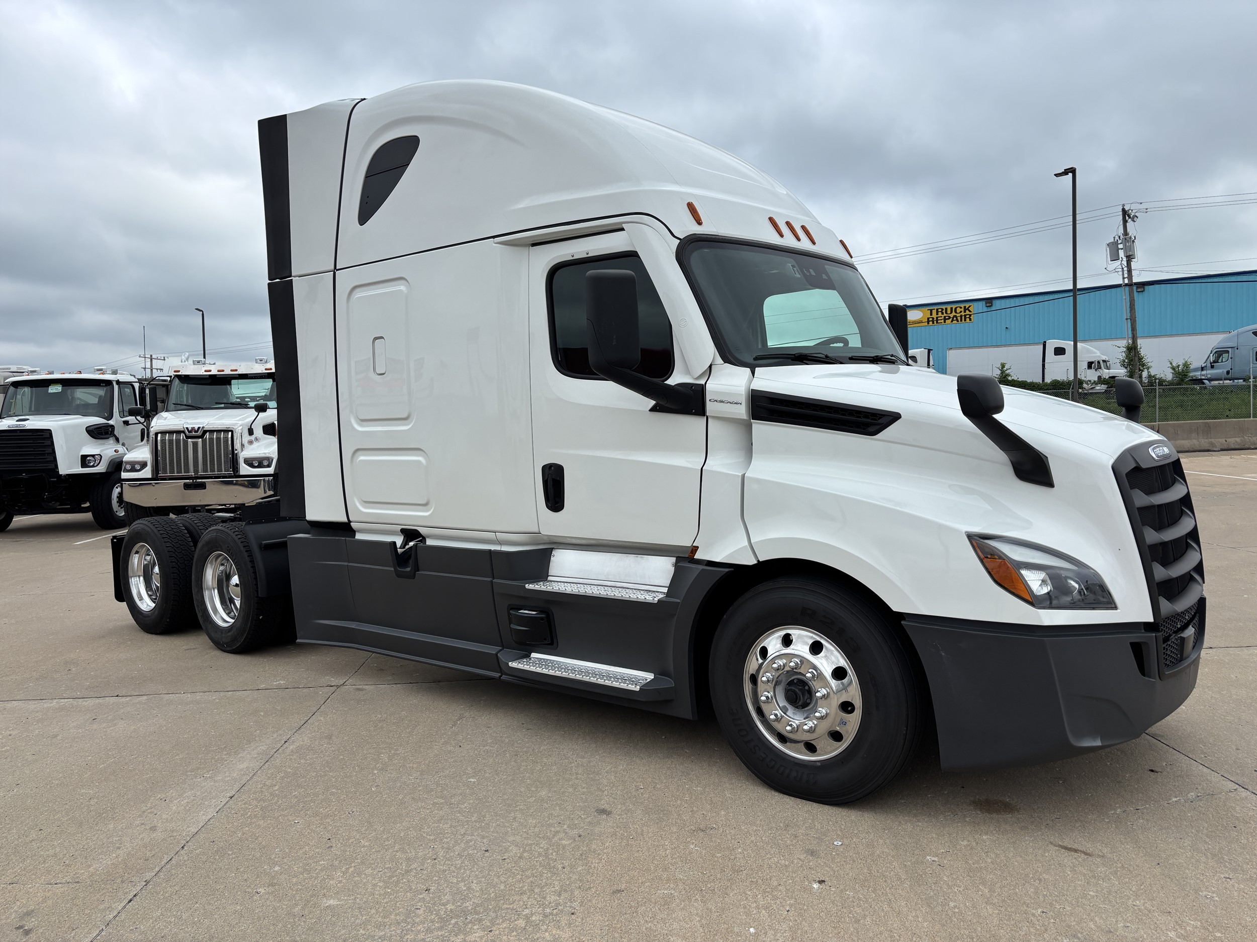 2024 Freightliner Cascadia — photo 5