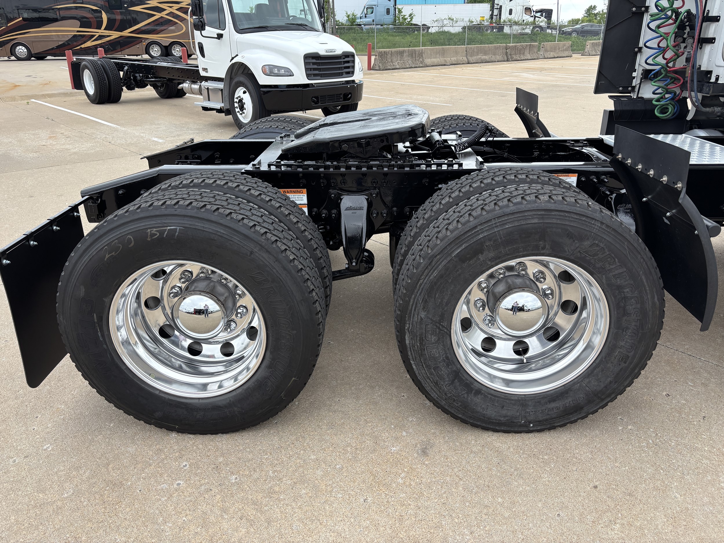 2024 Freightliner Cascadia — photo 6