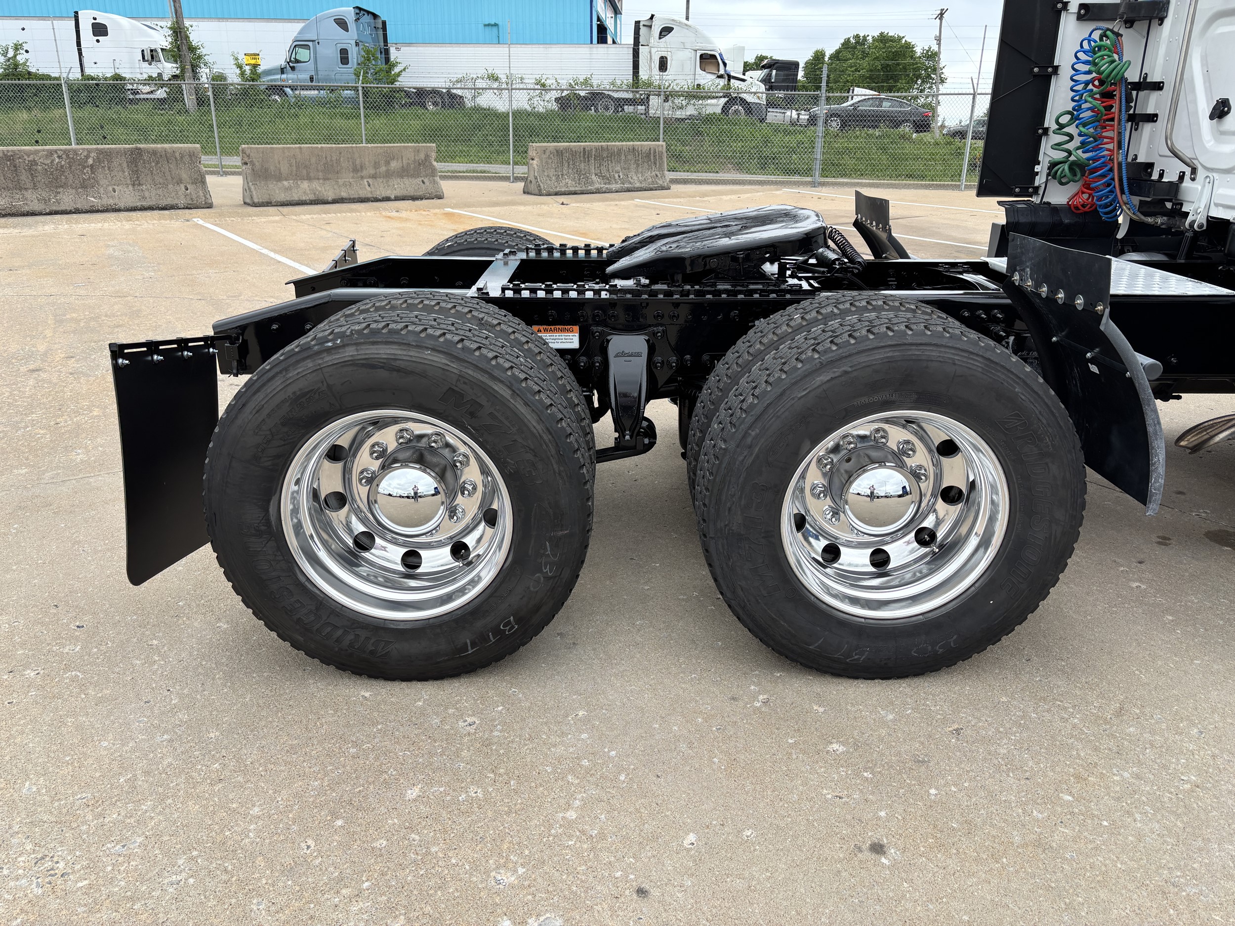 2024 Freightliner Cascadia — photo 6