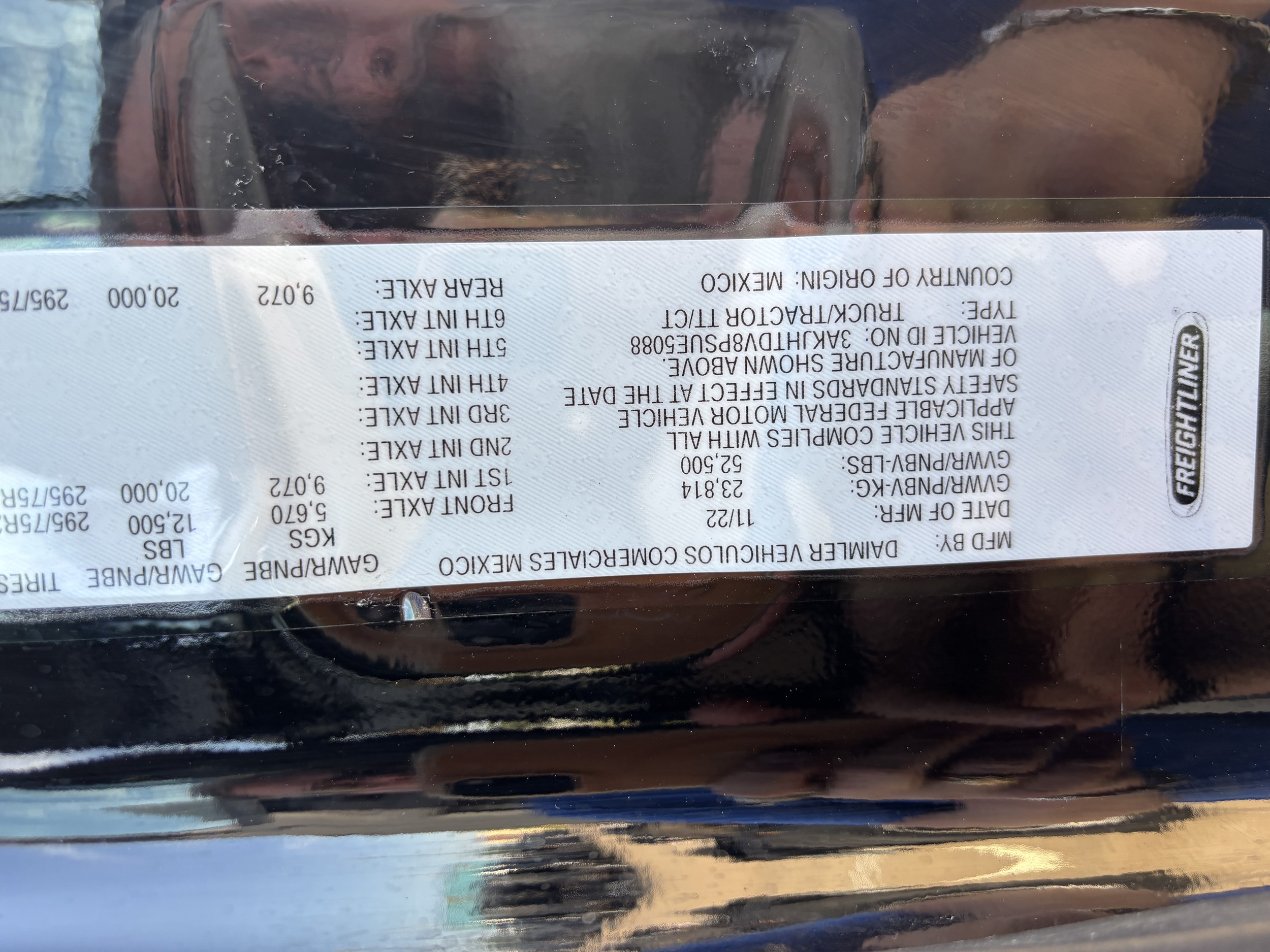 2023 Freightliner Cascadia — photo 3