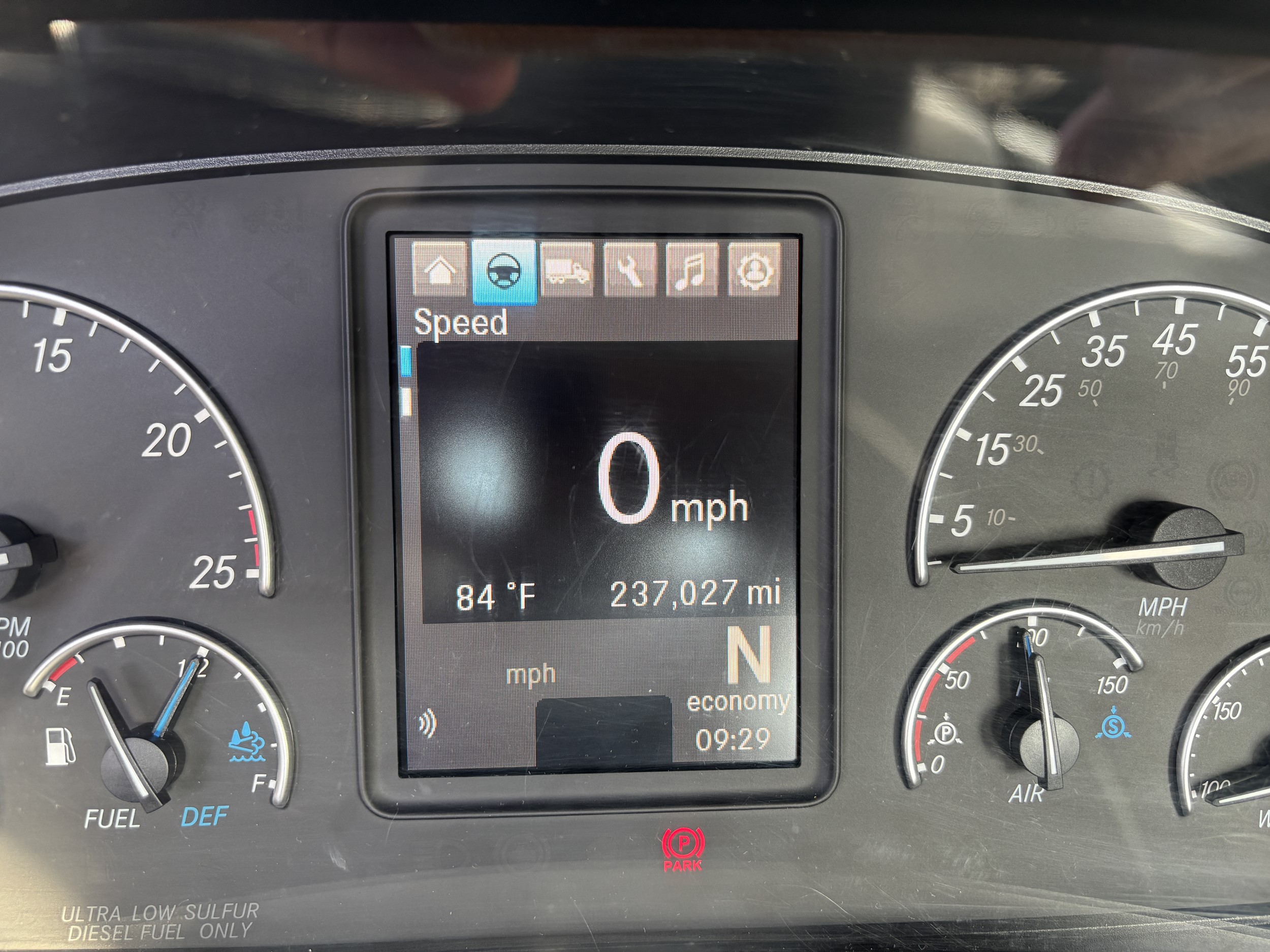 2023 Freightliner Cascadia — photo 2