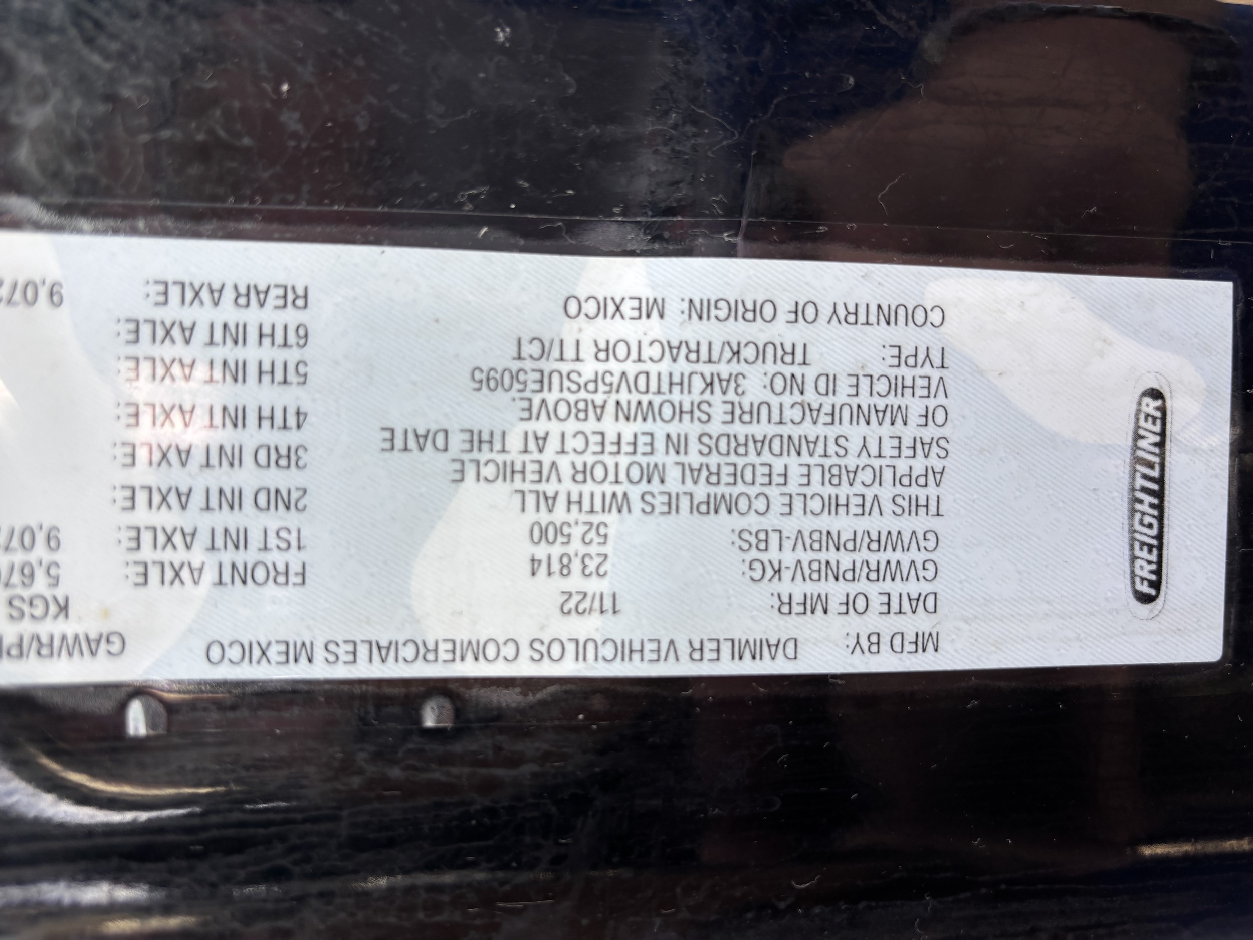 2023 Freightliner Cascadia — photo 3