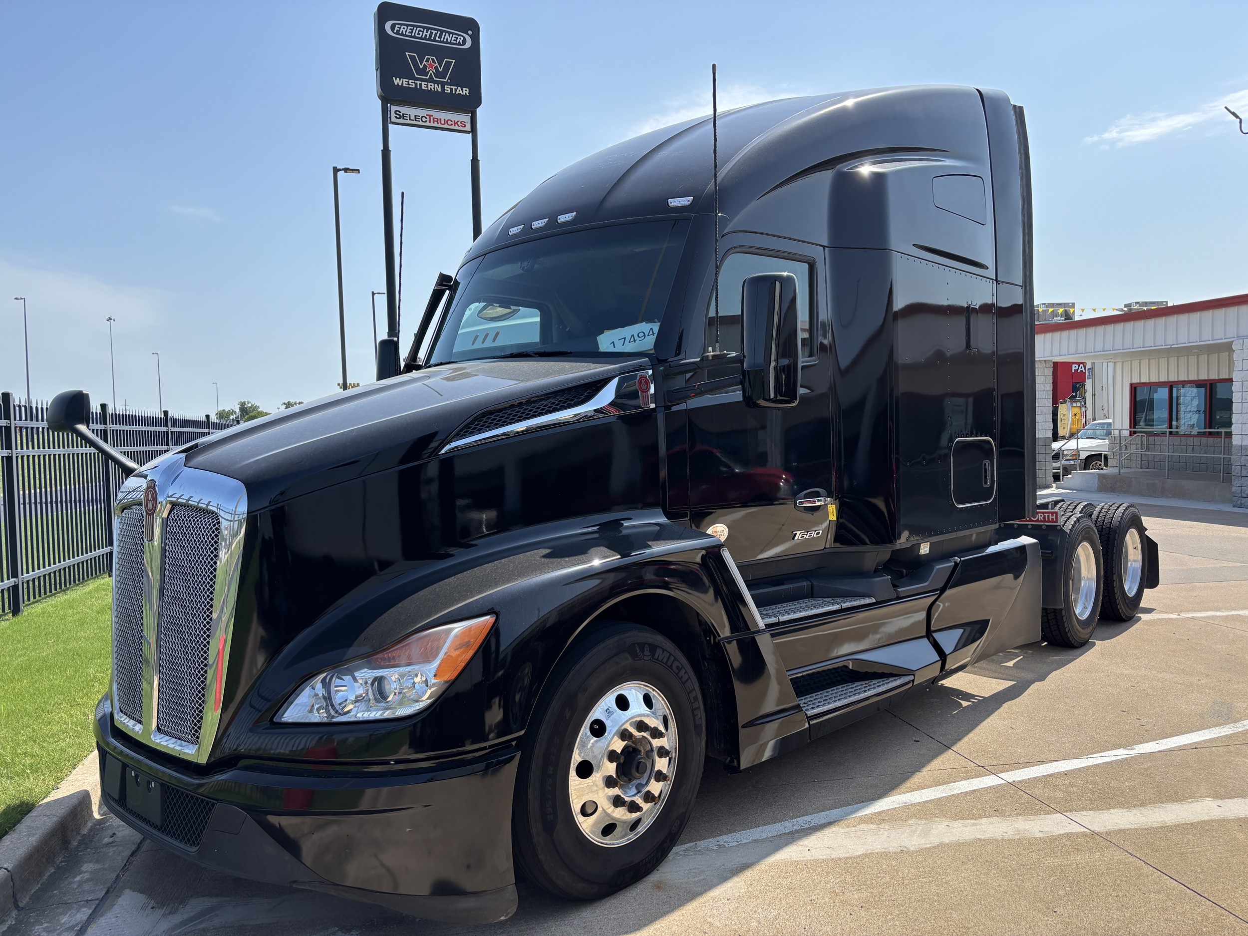 2023 Kenworth T680