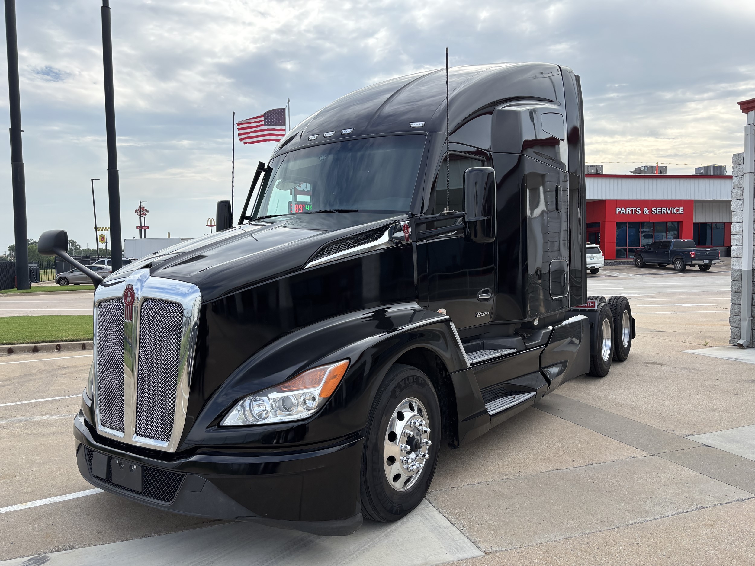 2023 Kenworth T680