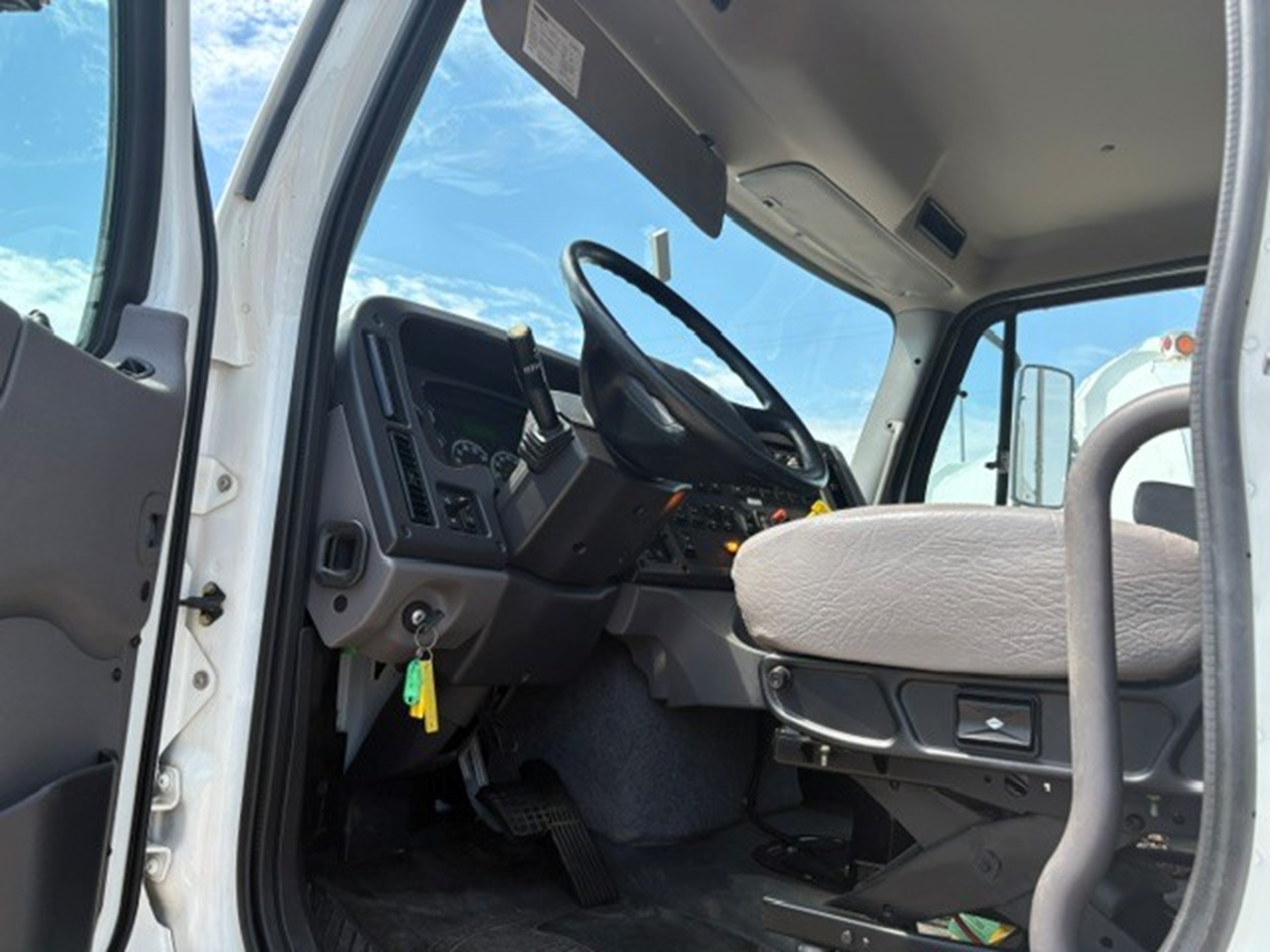 2020 Freightliner — photo 6