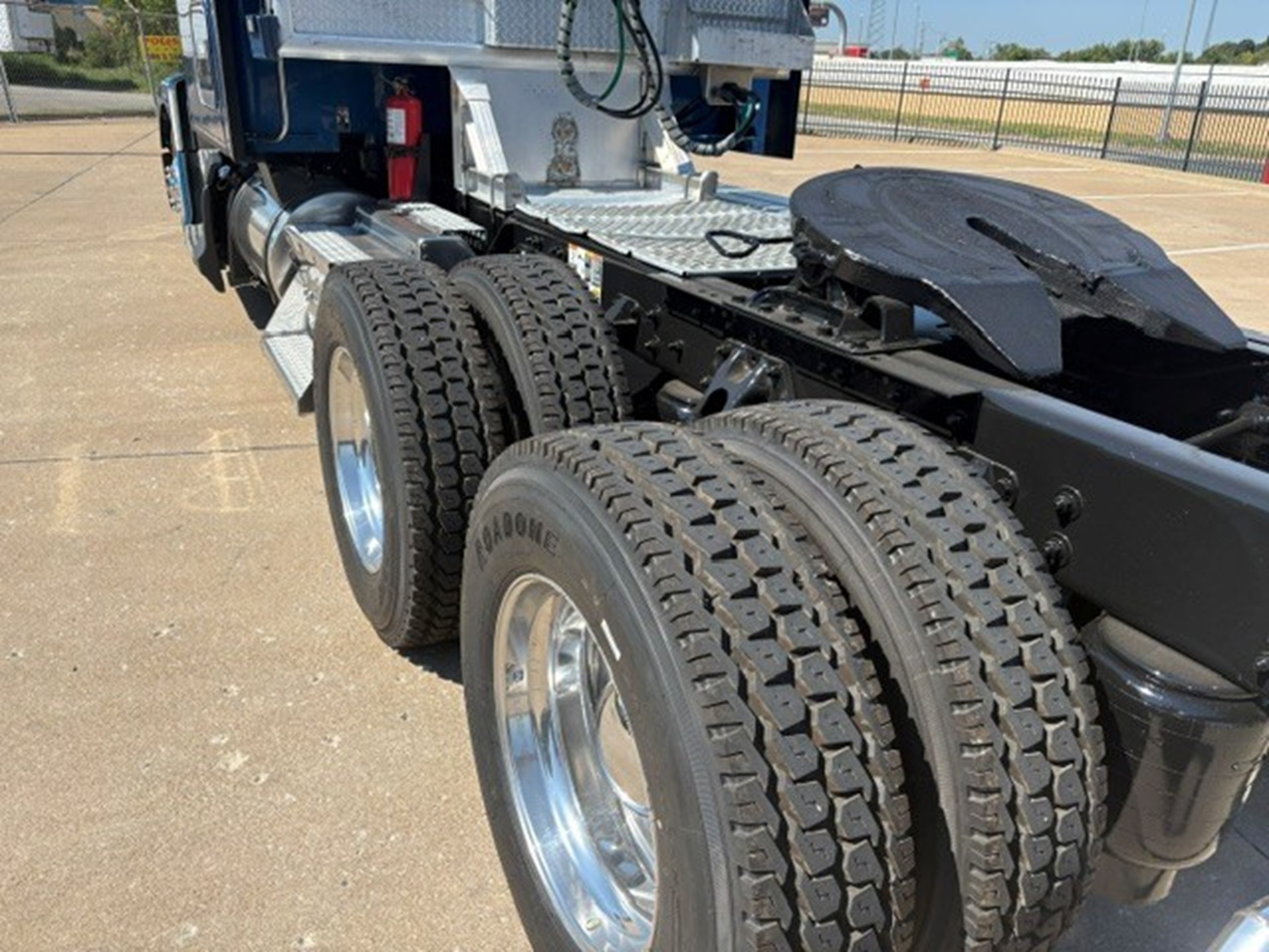 2023 Kenworth — photo 4