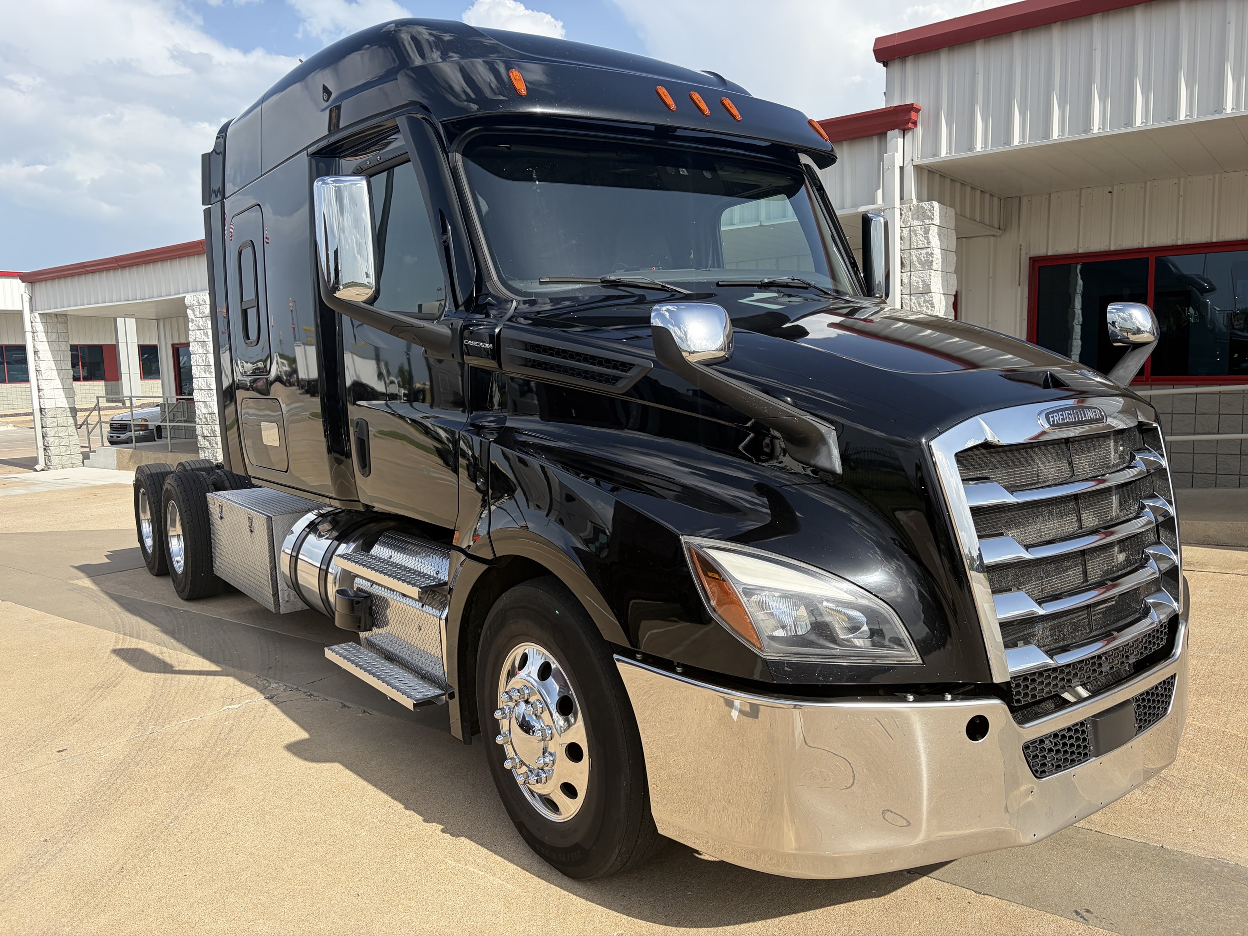 2023 Freightliner — photo 3