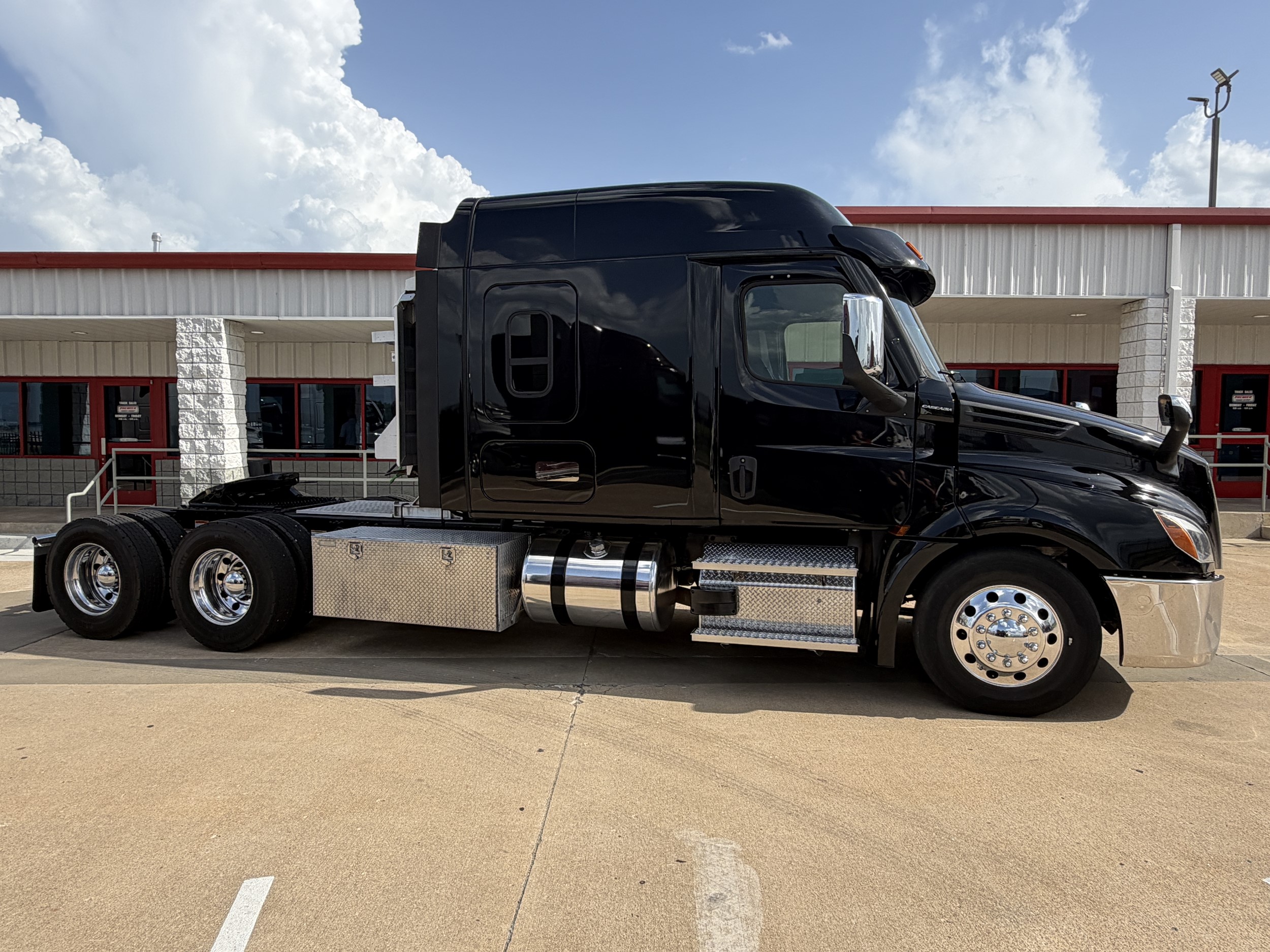 2023 Freightliner — photo 4