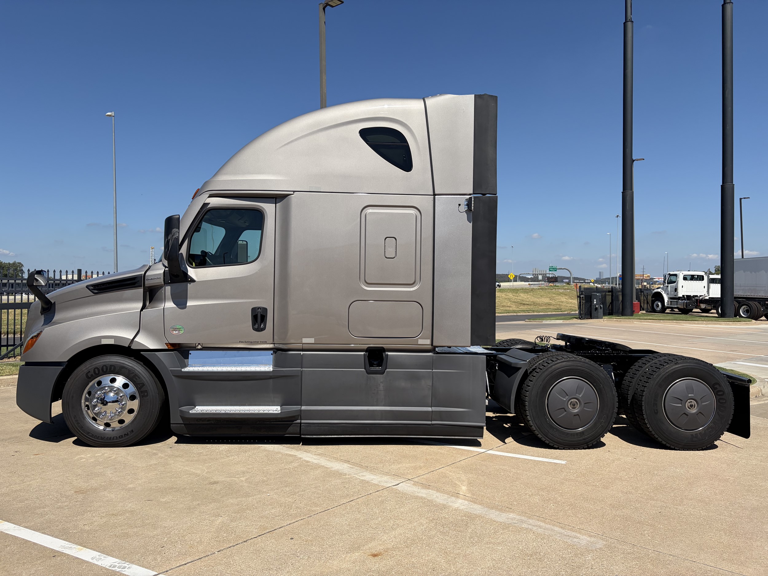 2024 Freightliner — photo 8