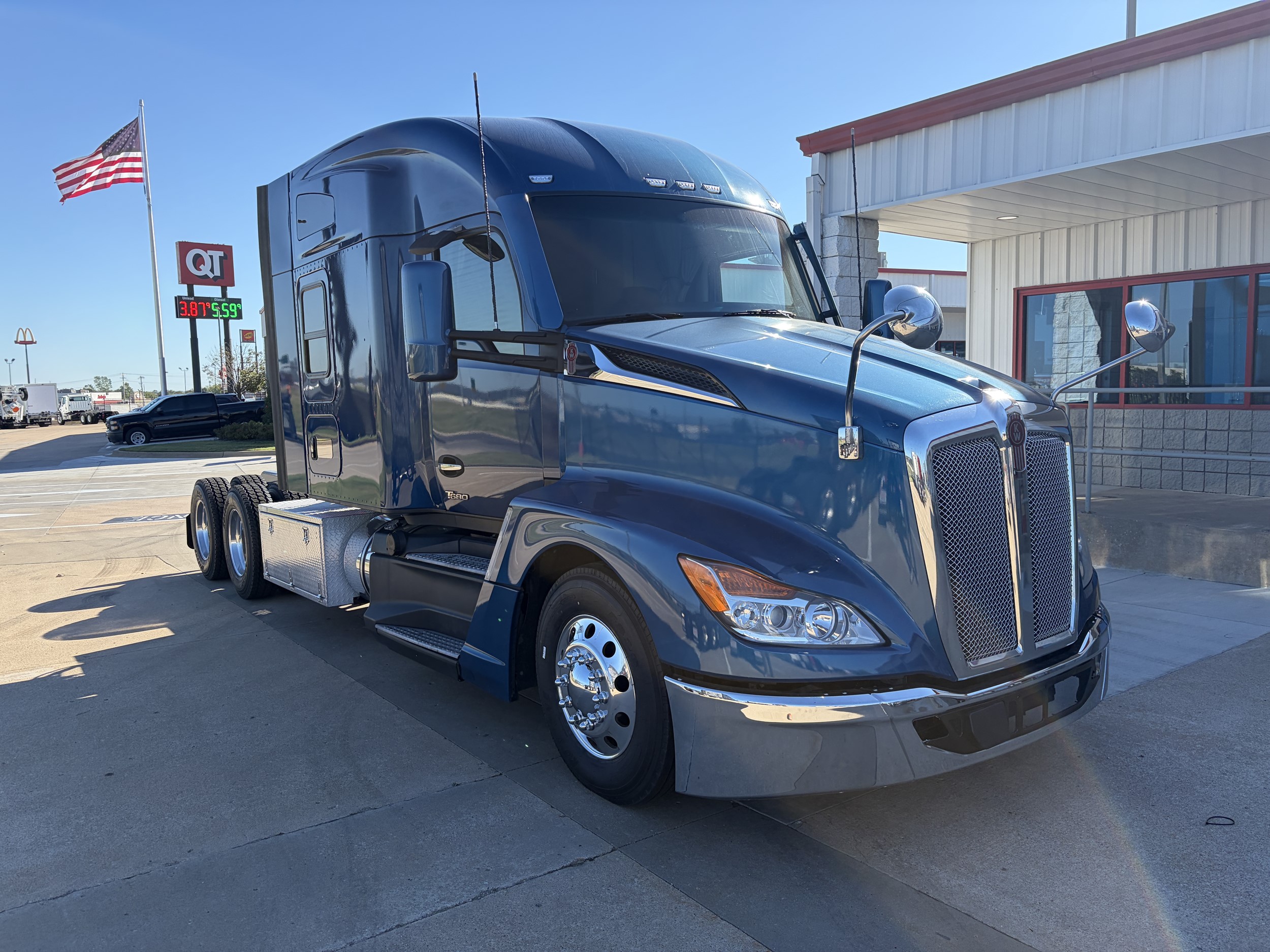 2023 Kenworth — photo 3