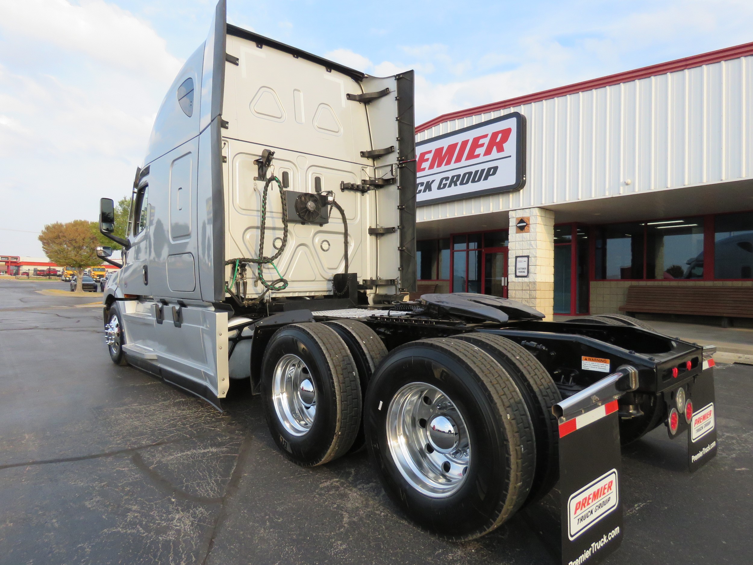 2023 Freightliner — photo 3