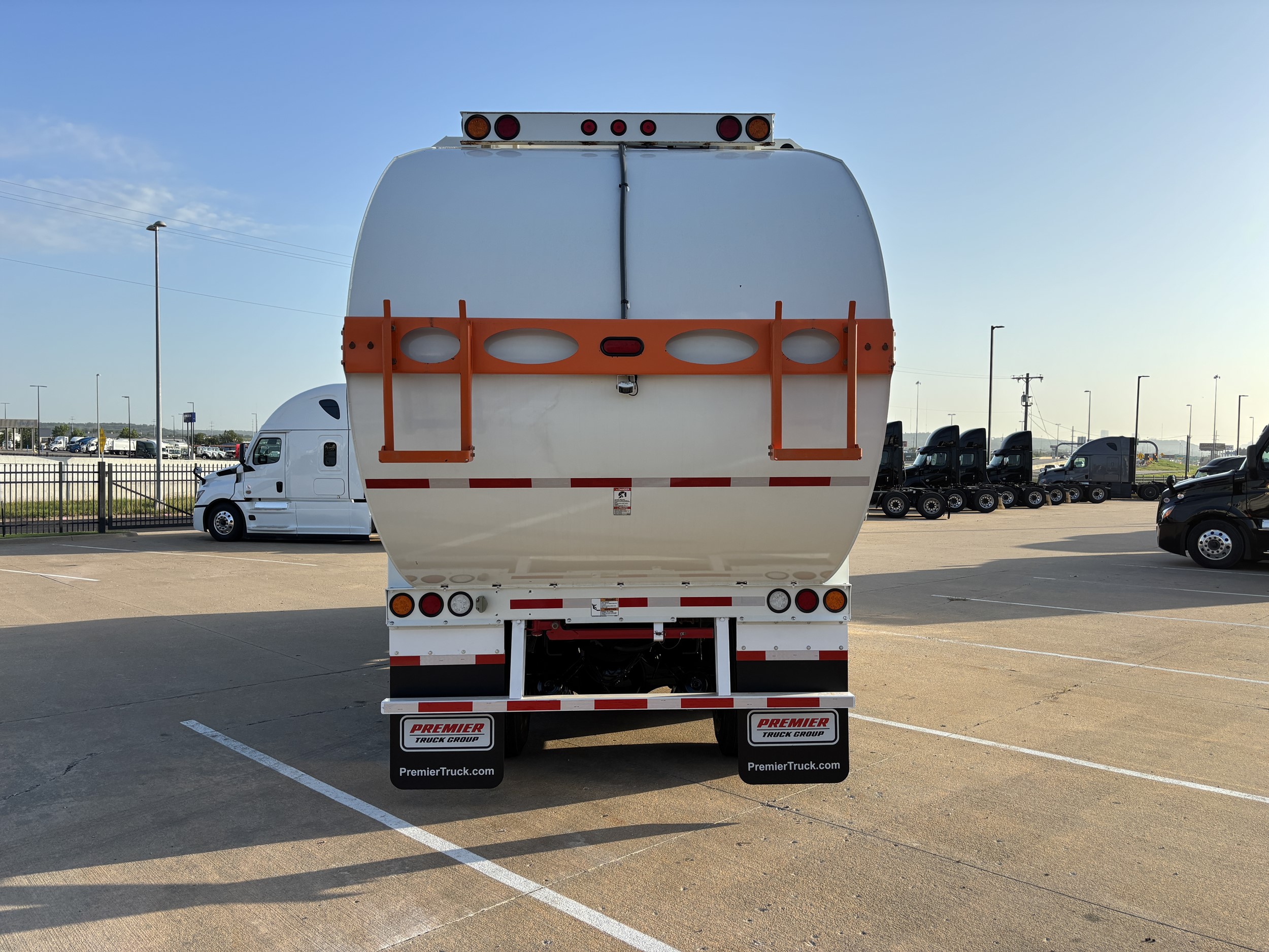 2023 Freightliner — photo 4