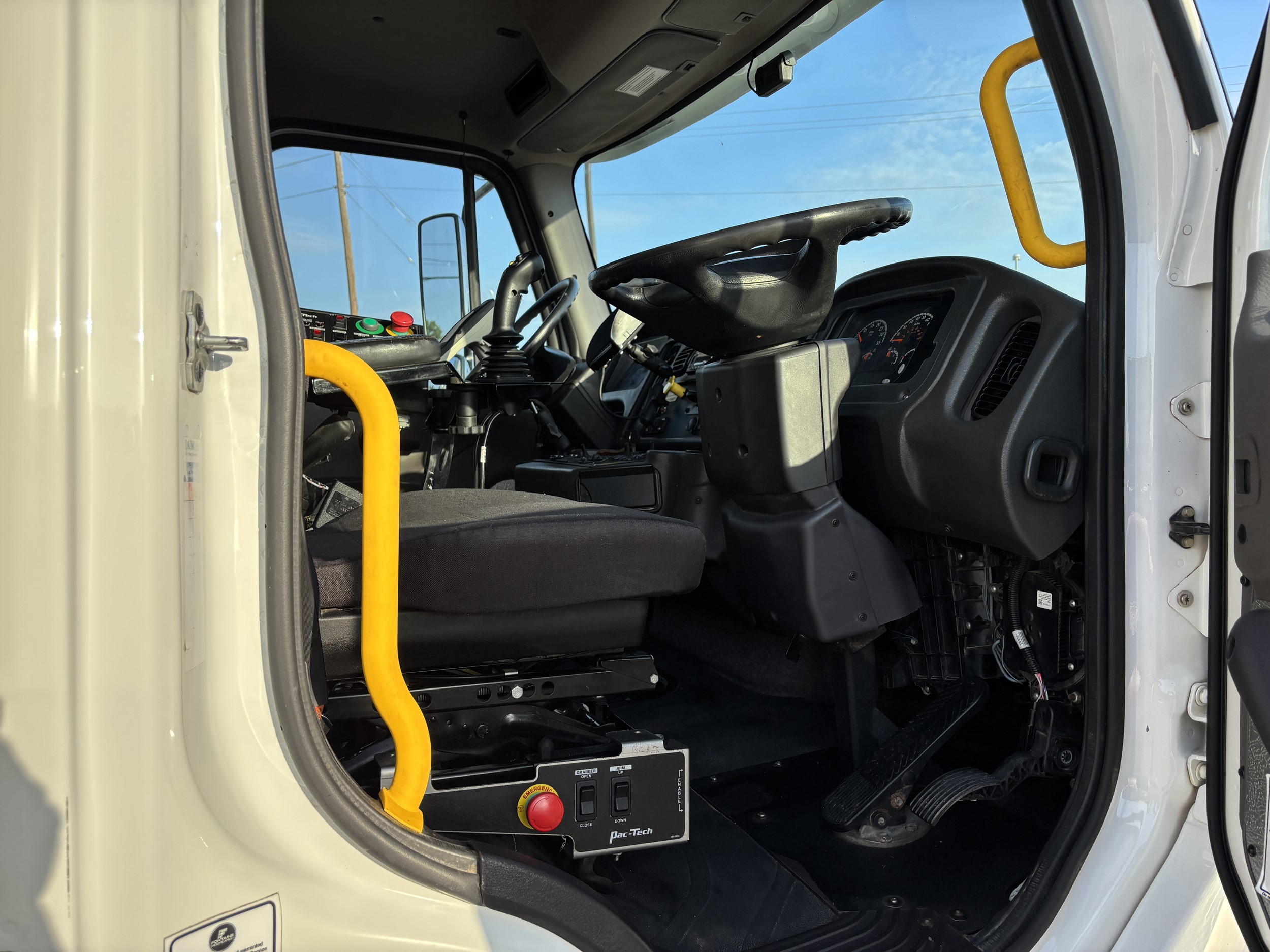 2023 Freightliner — photo 6