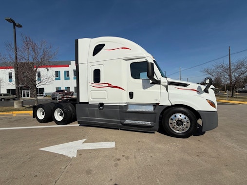 2021 FREIGHTLINER CASCADIA 126 208321