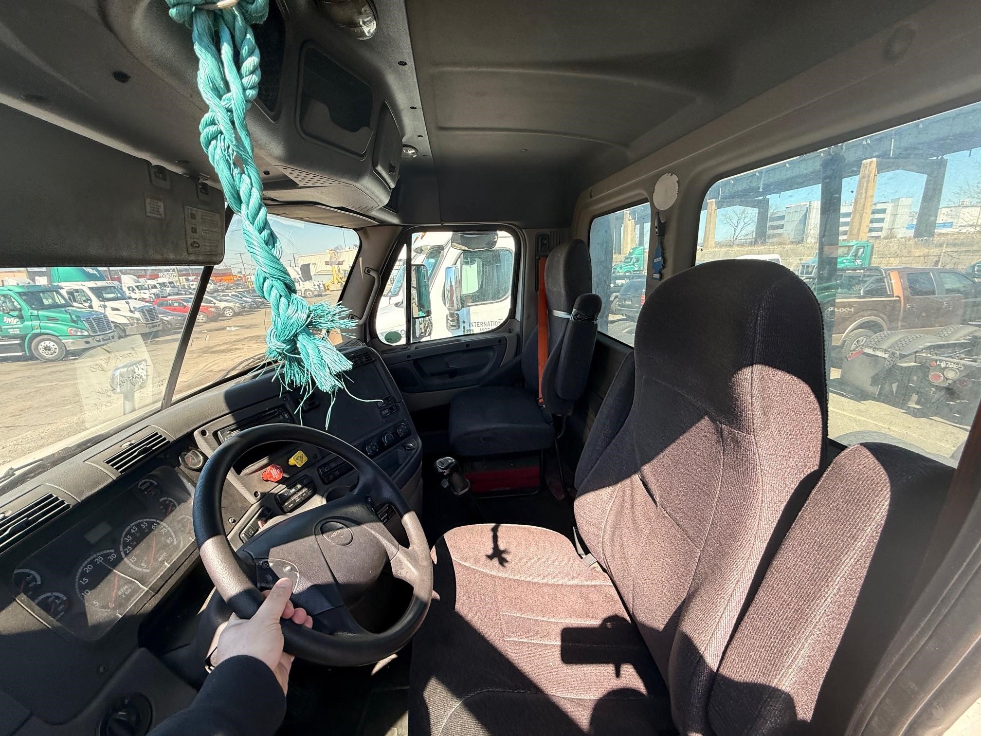 2013 Freightliner — photo 3