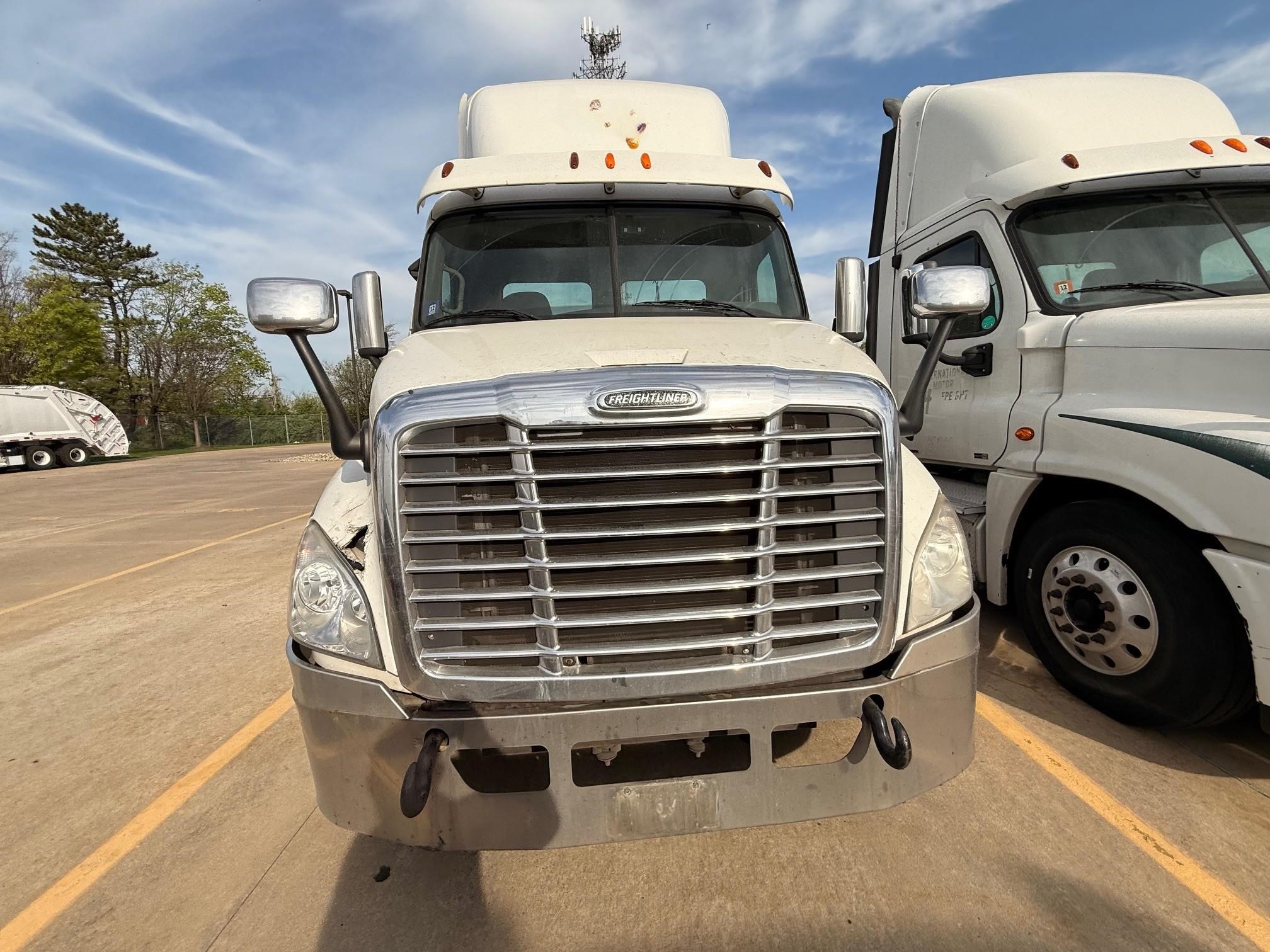 2013 Freightliner Cascadia — photo 4