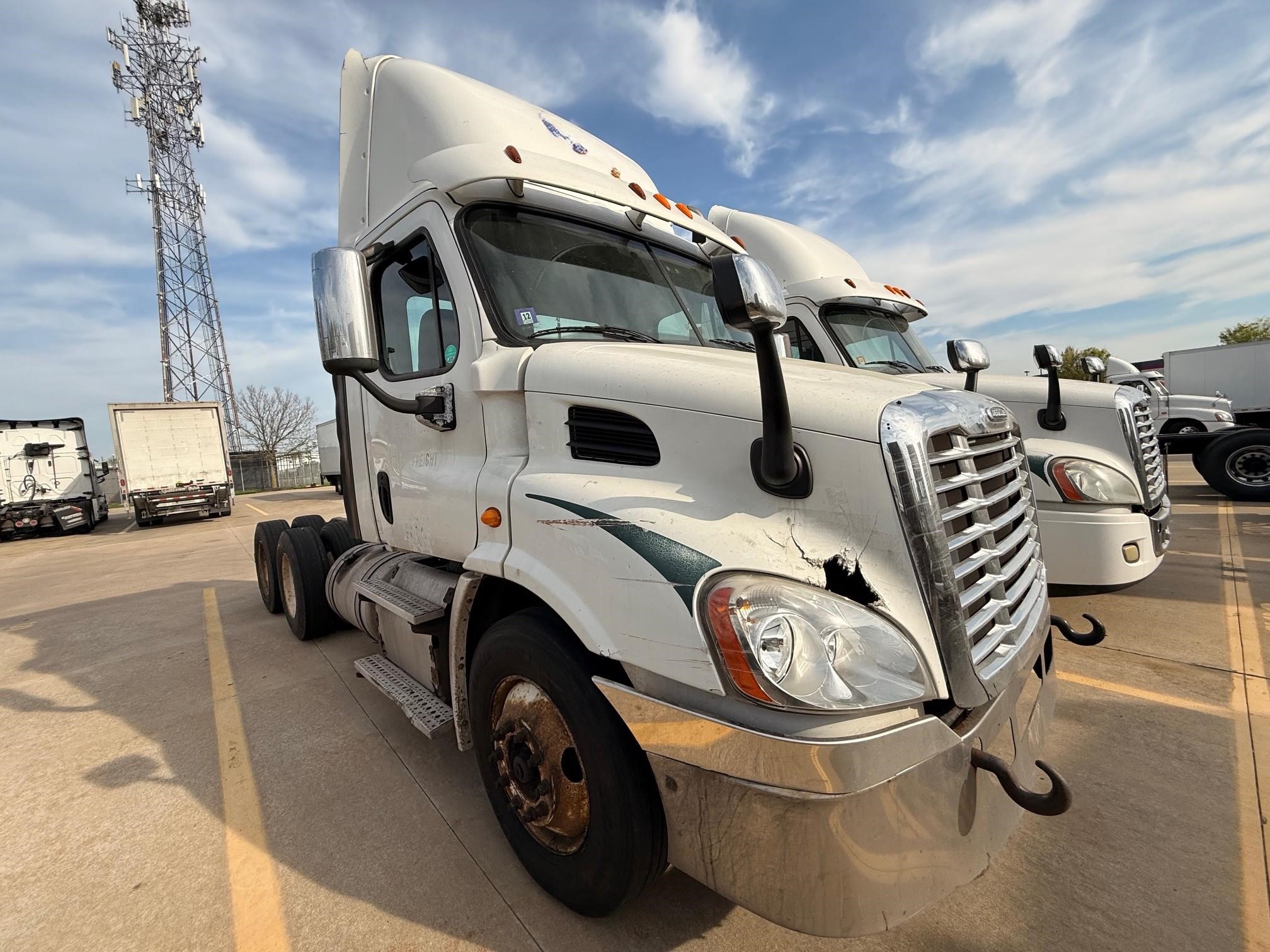 2013 Freightliner Cascadia — photo 3