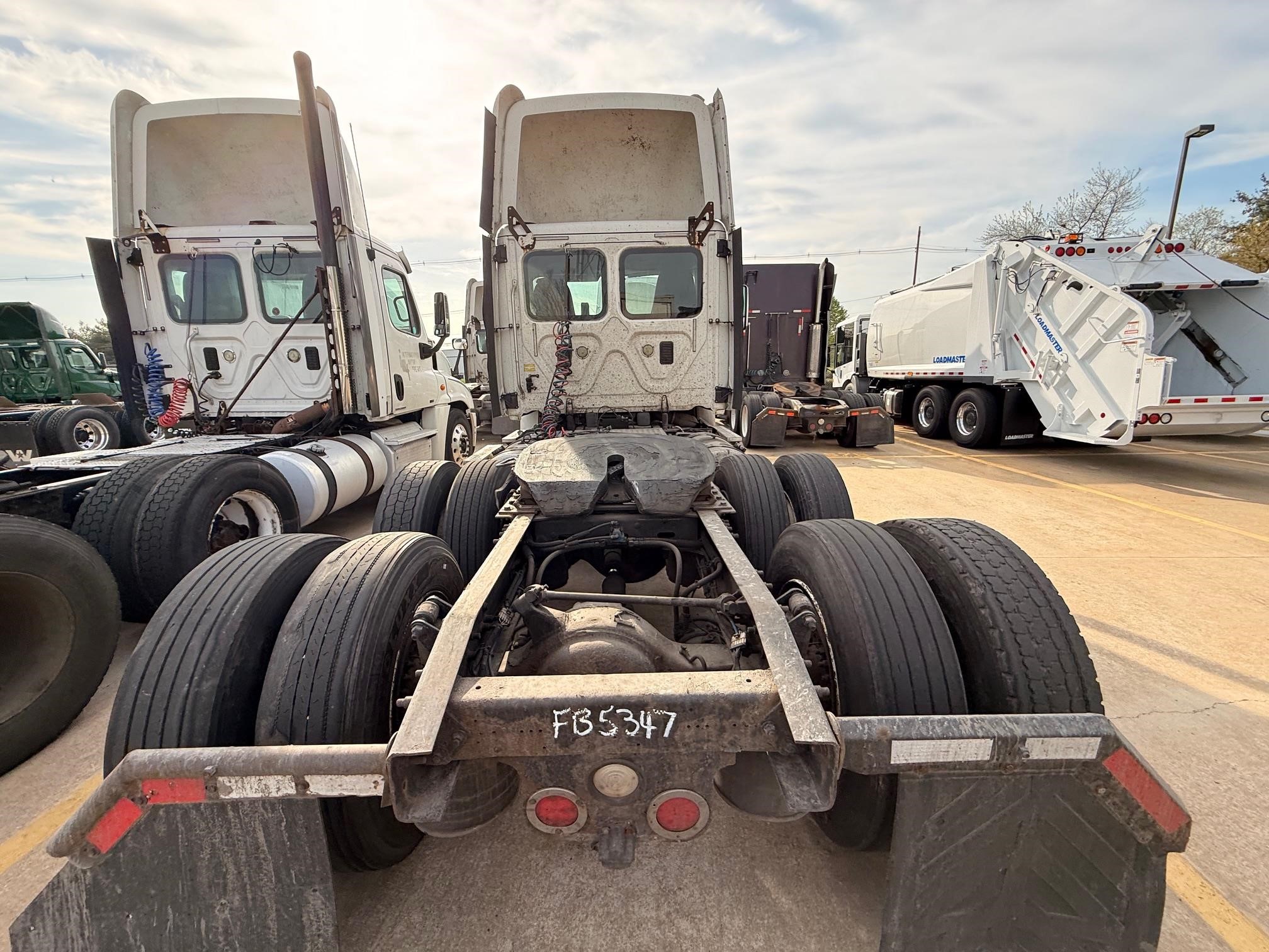 2013 Freightliner Cascadia — photo 5