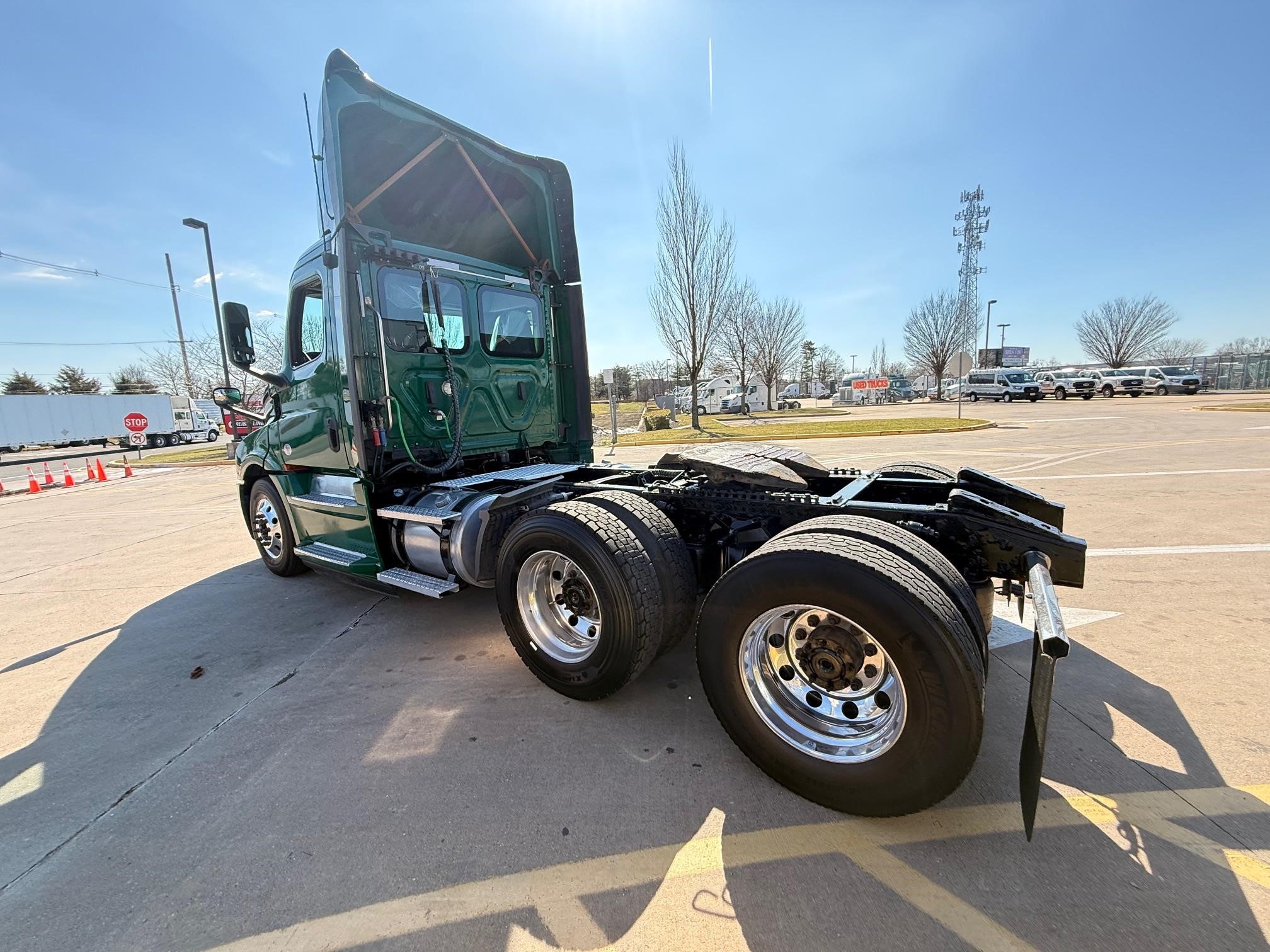 2020 Freightliner Cascadia — photo 4
